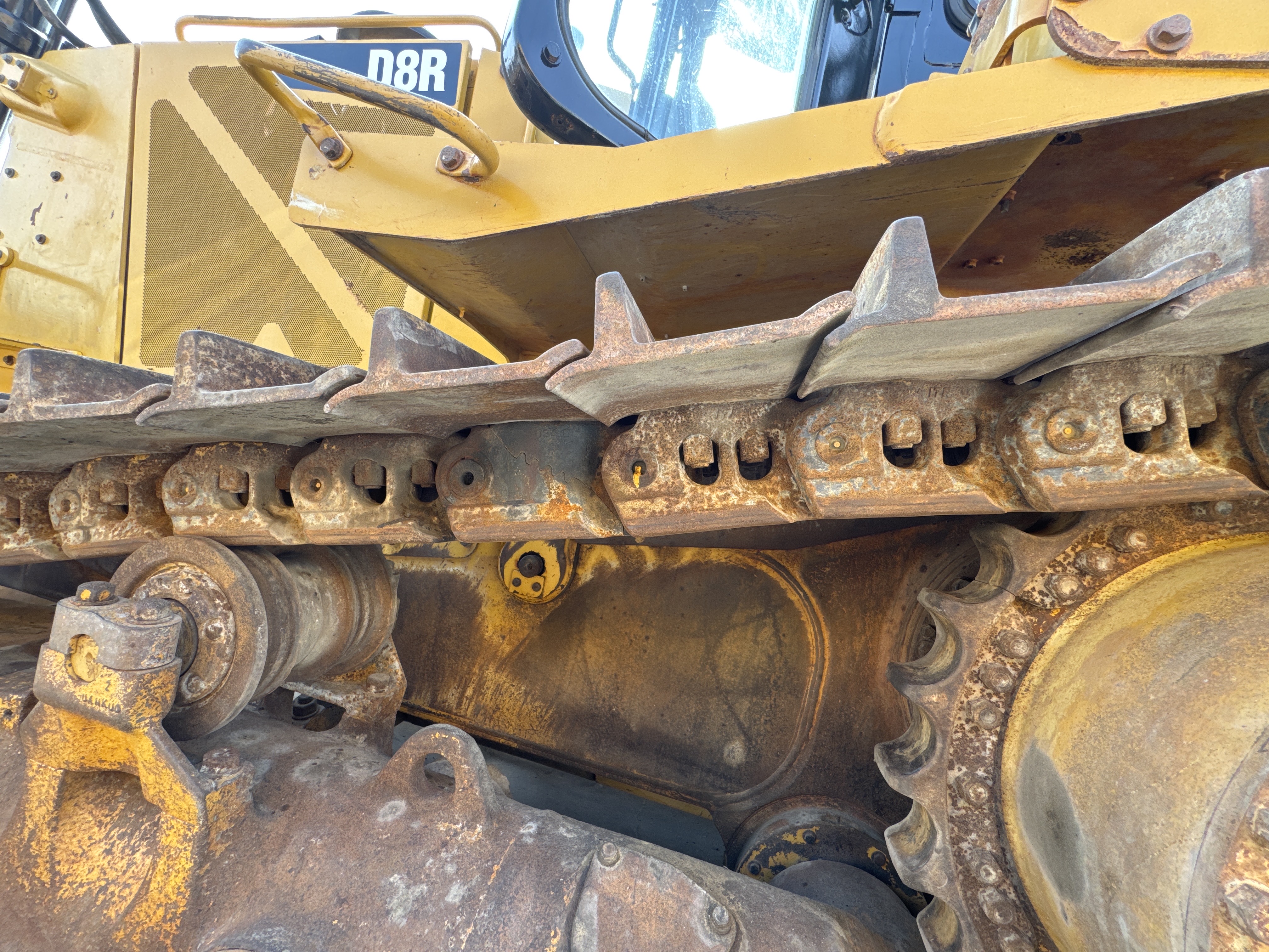 CDB-005-Cat-D8R-Crawler-dozers-inspection-Undercarriage-Left-track-chain-2
