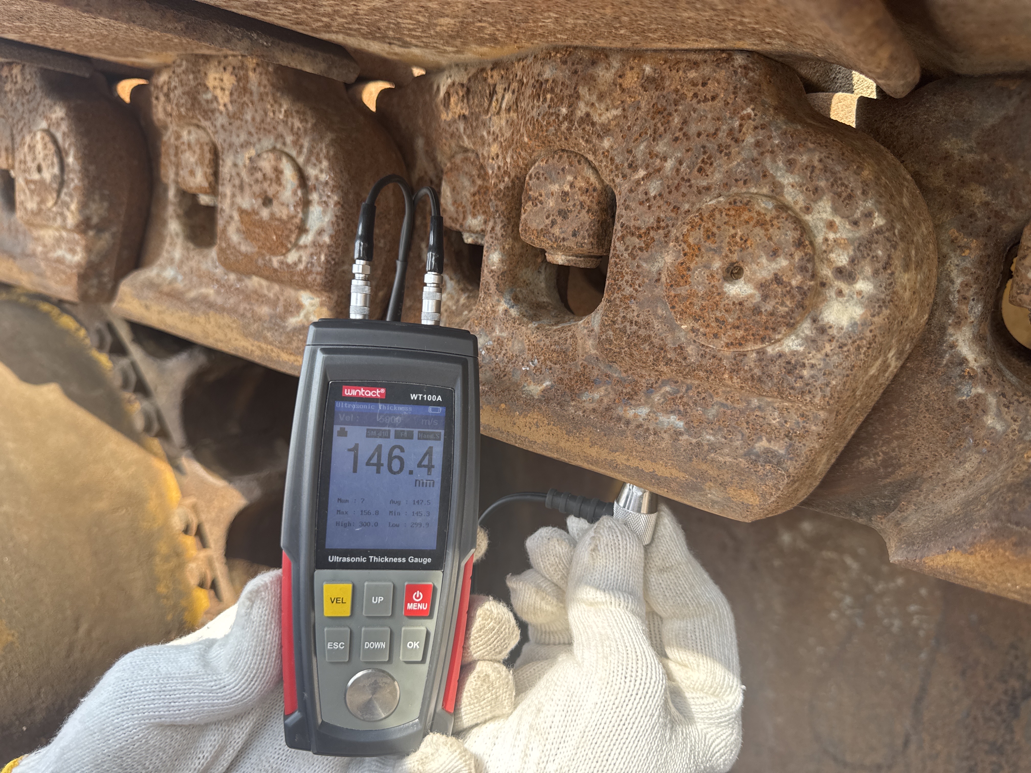 CDB-005-Cat-D8R-Crawler-dozers-inspection-Undercarriage-Right-track-chain-5