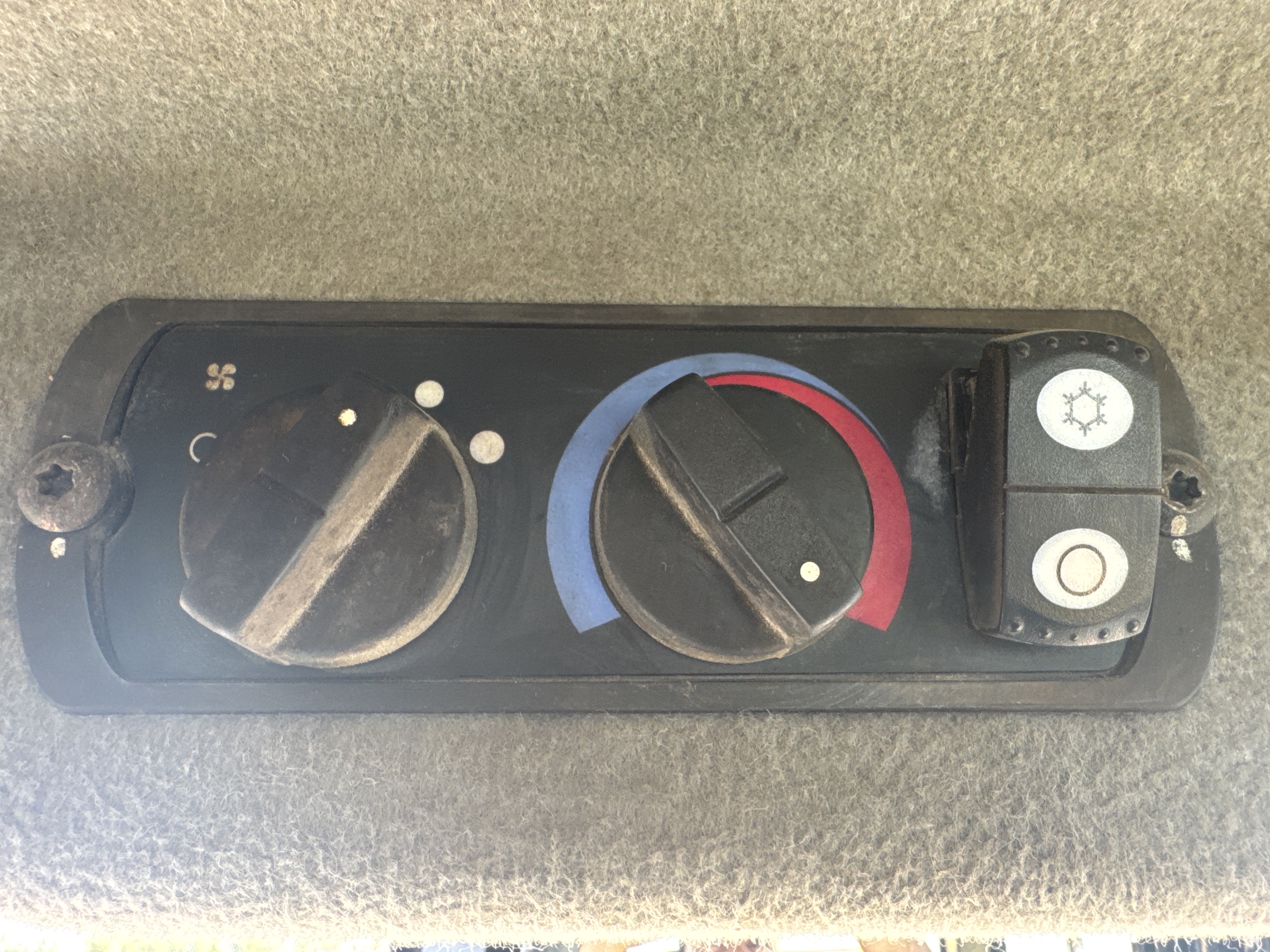 CDB-005-Cat-D8R-Crawler-dozers-inspection-Air-conditioning-A/C-control-panel-2