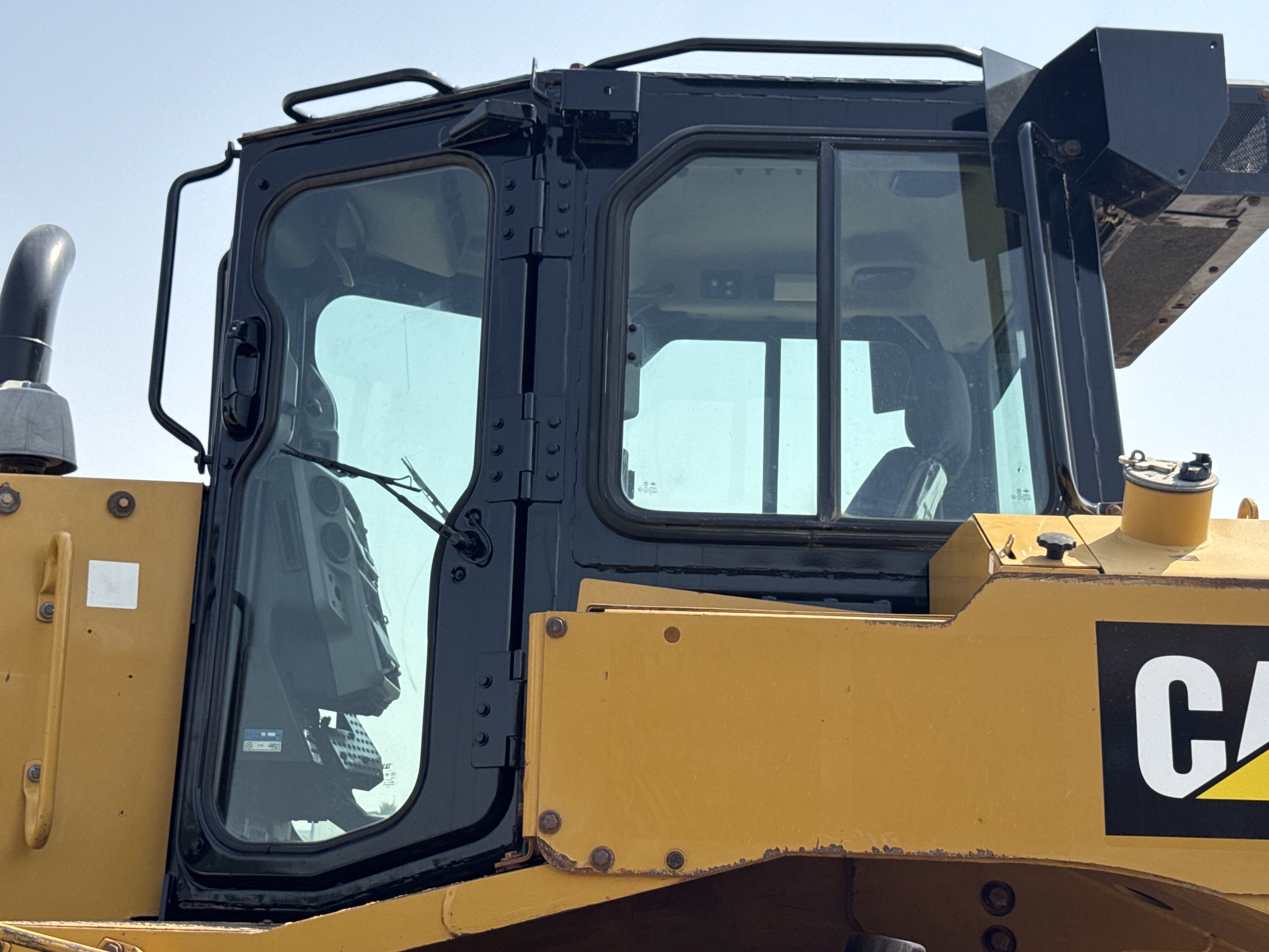 CDB-005-Cat-D8R-Crawler-dozers-inspection-Safety-Glass-2