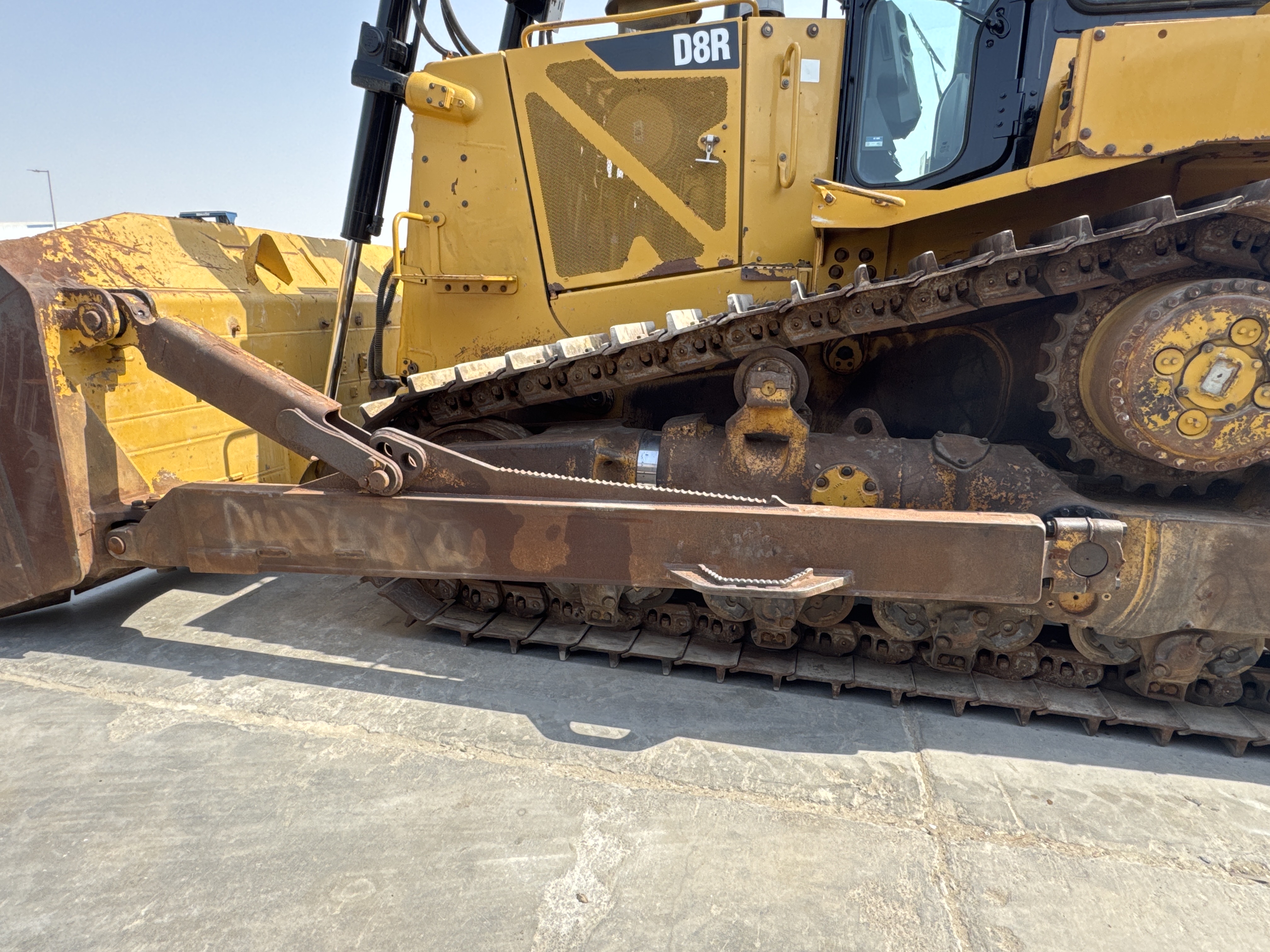 CDB-005-Cat-D8R-Crawler-dozers-inspection-Attachment-Push-arm-2