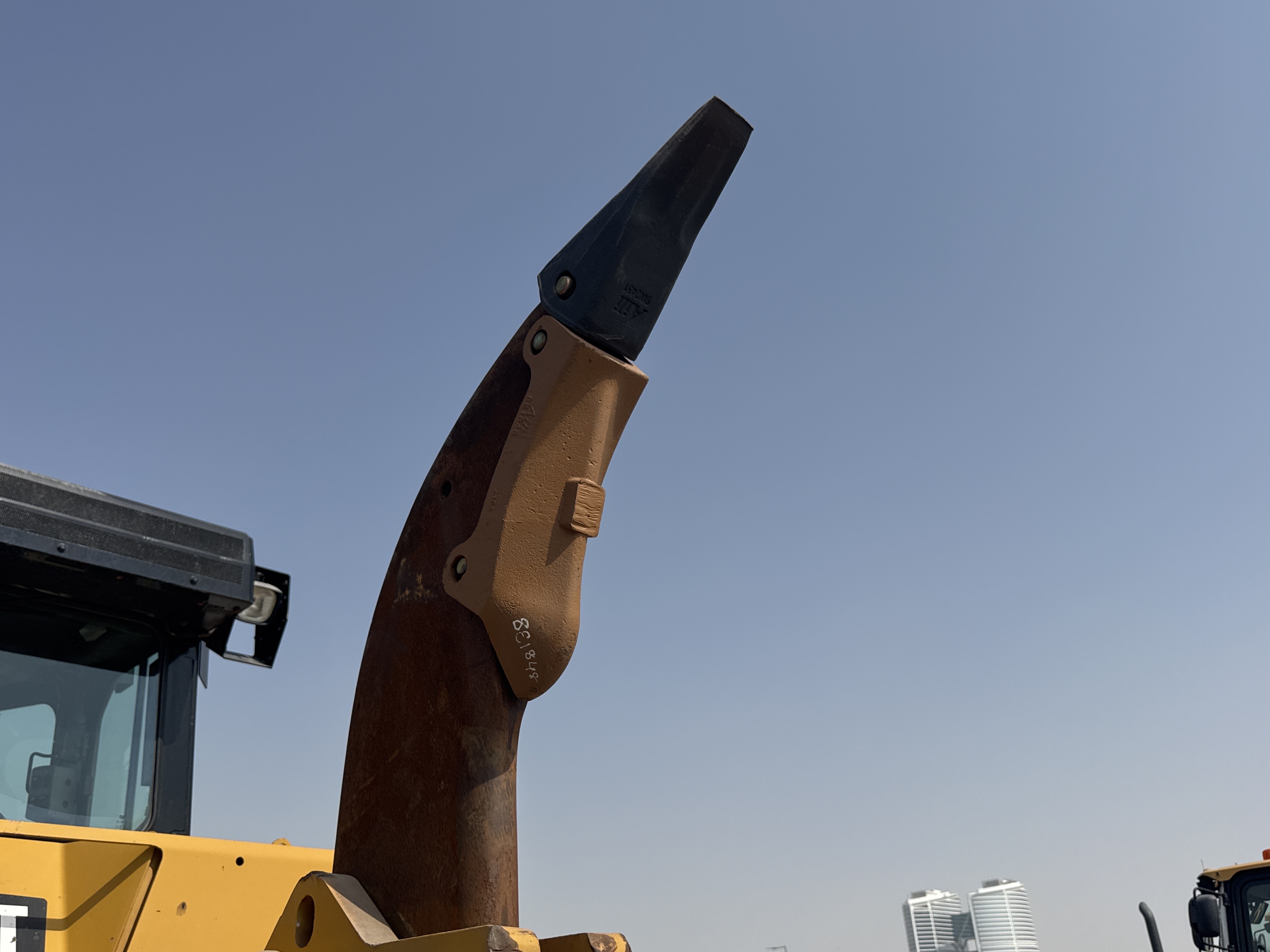 CDB-005-Cat-D8R-Crawler-dozers-inspection-Attachment-Ripper-2