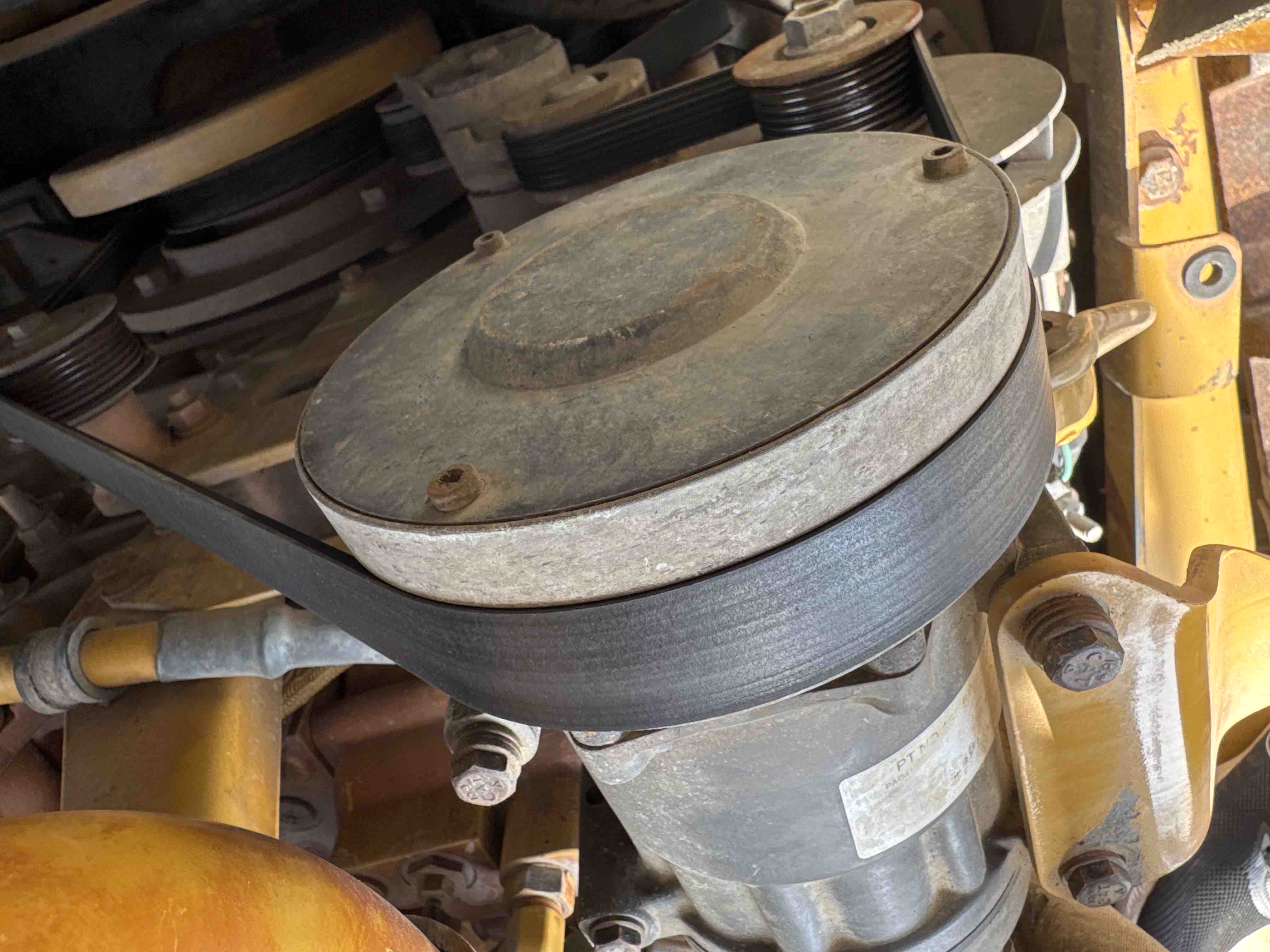 CDB-005-Cat-D8R-Crawler-dozers-inspection-Air-conditioning-A/C-compressor-2