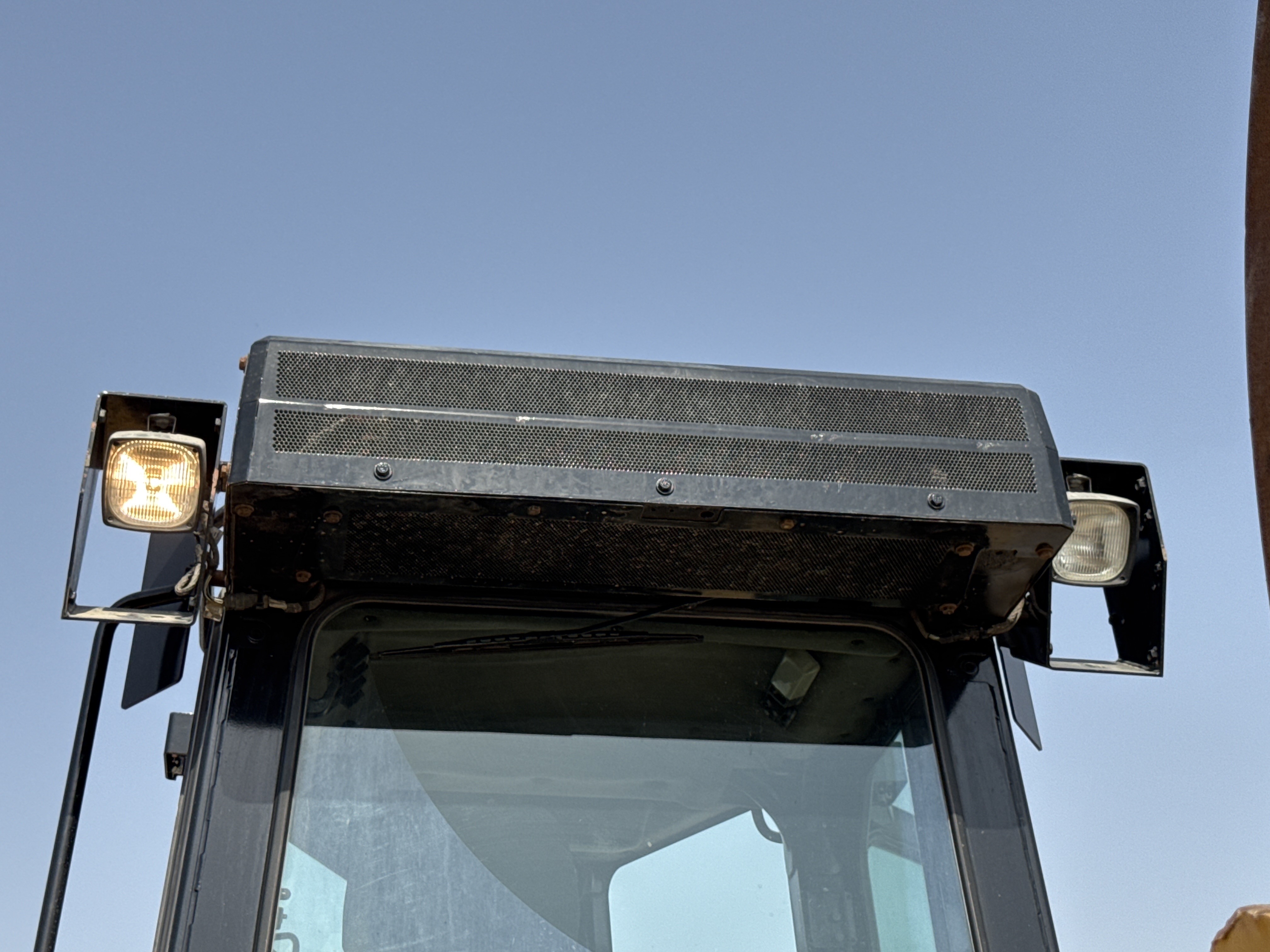 CDB-005-Cat-D8R-Crawler-dozers-inspection-Electronics-Lights-and-signals-2