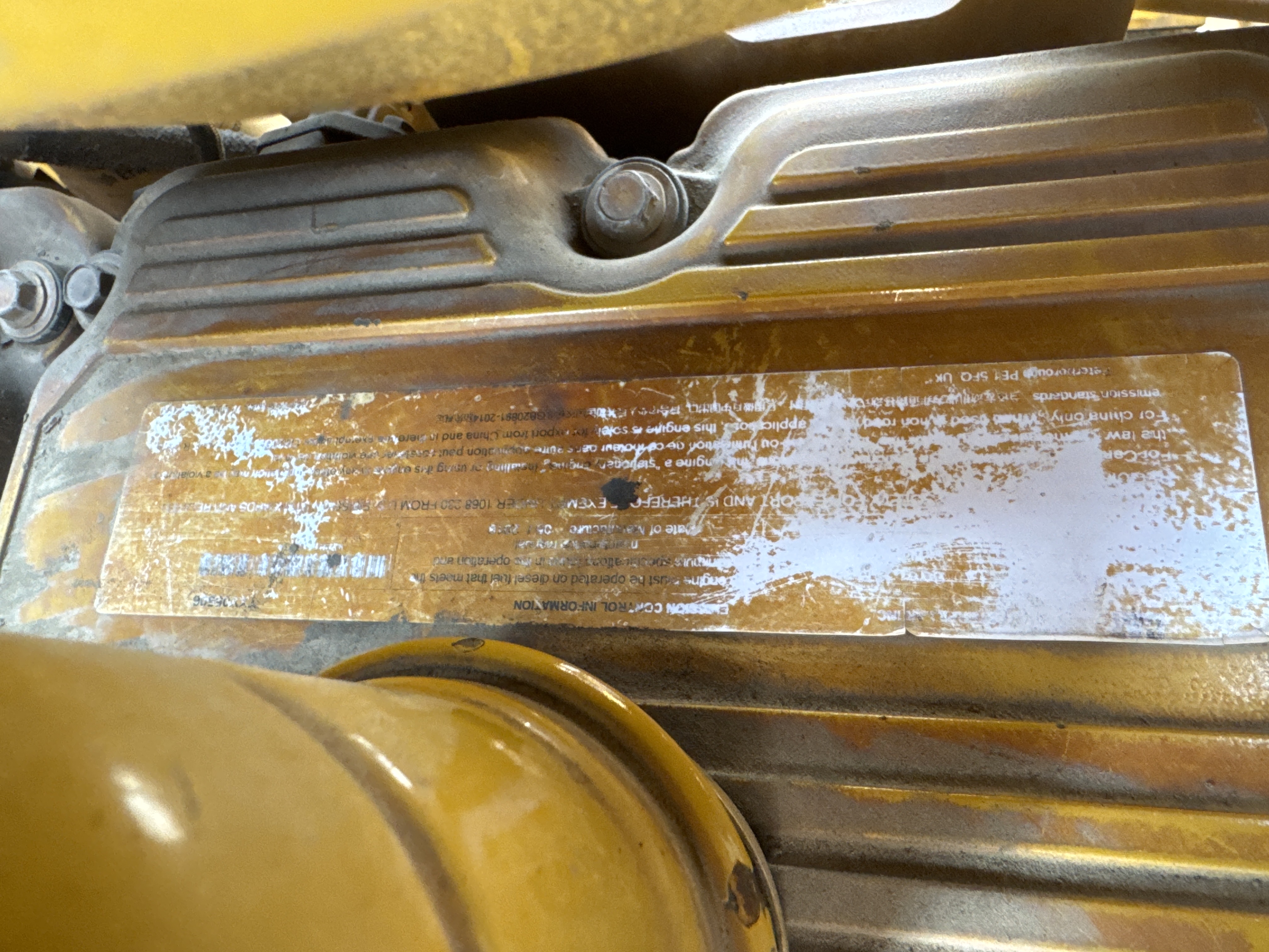 CDB-005-Cat-D8R-Crawler-dozers-inspection-General-Emissions-label-2