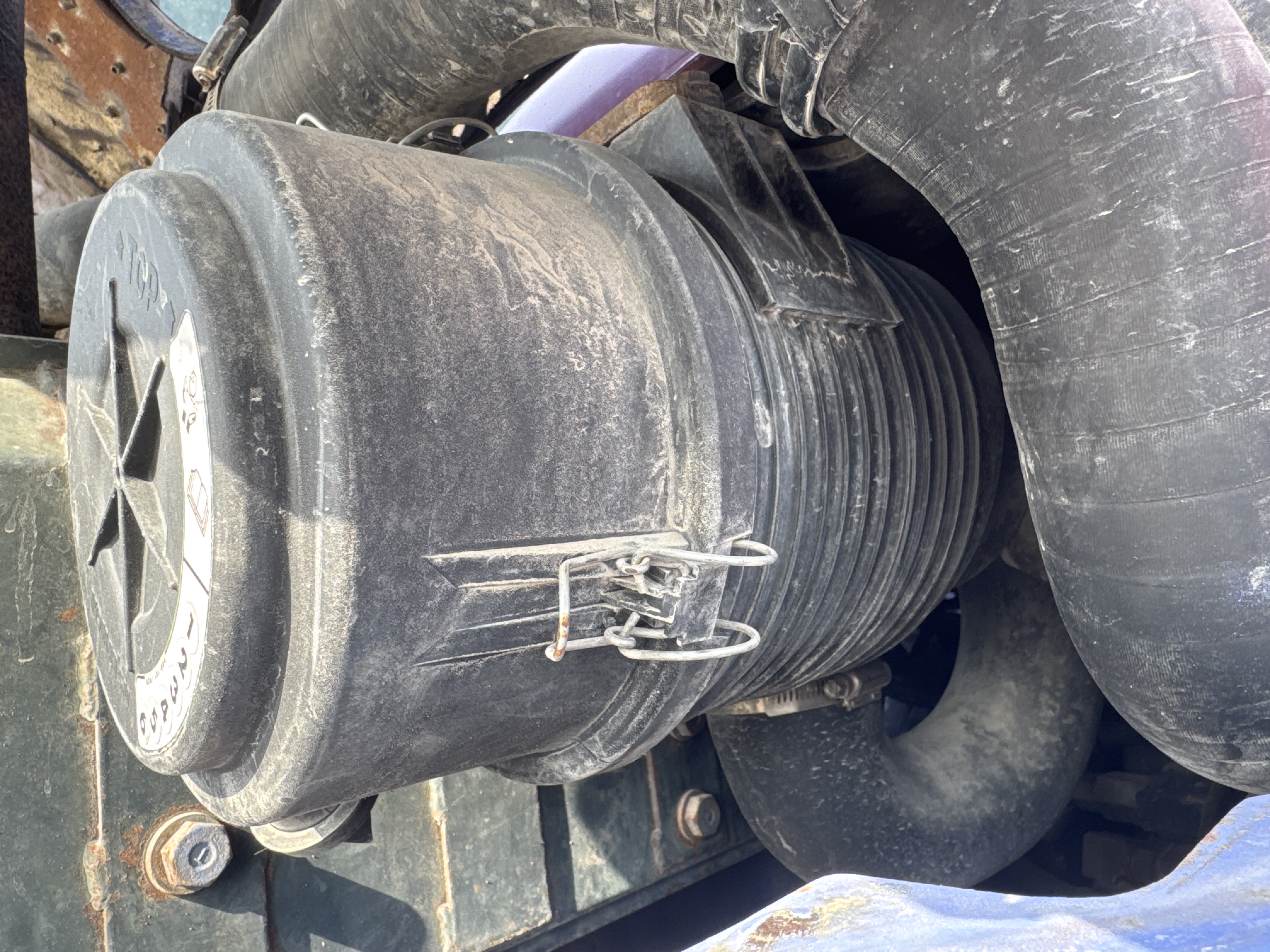 MNX-005-Komatsu-PC78UU-6-Mini-excavators-inspection-Engine-Air-intake-system-2
