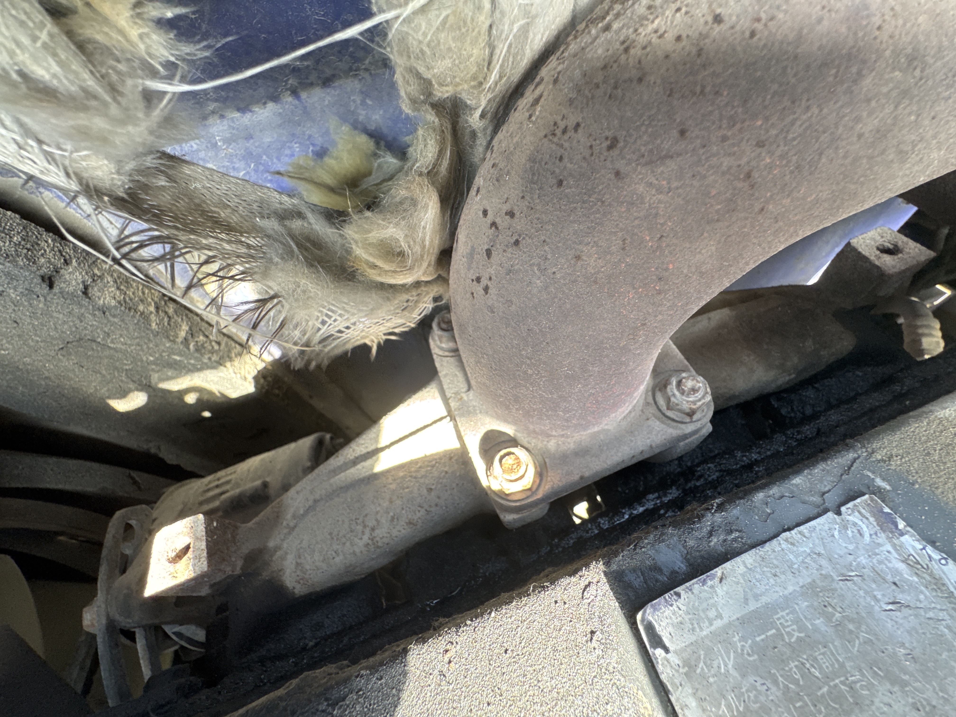 MNX-005-Komatsu-PC78UU-6-Mini-excavators-inspection-Engine-Exhaust-system-2