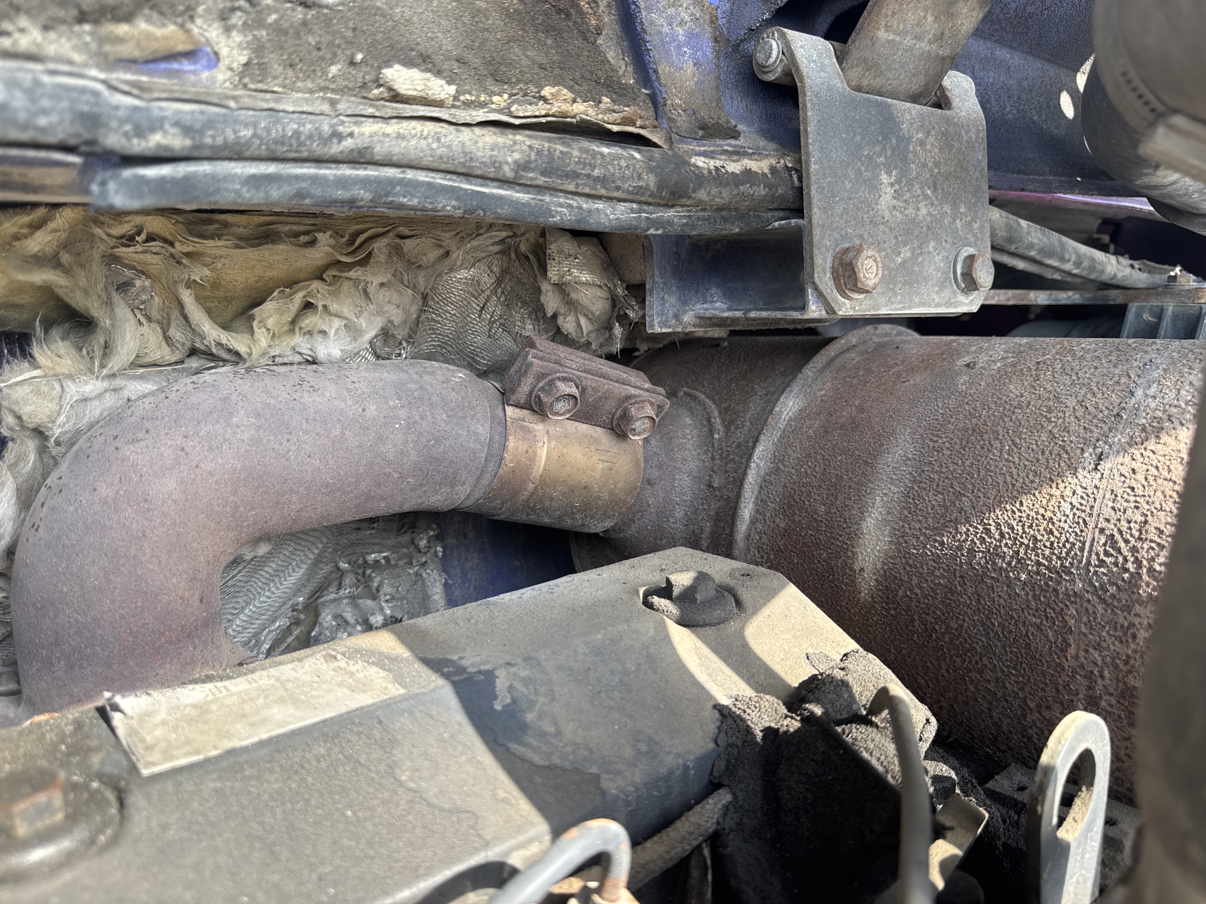 MNX-005-Komatsu-PC78UU-6-Mini-excavators-inspection-Engine-Exhaust-system-2