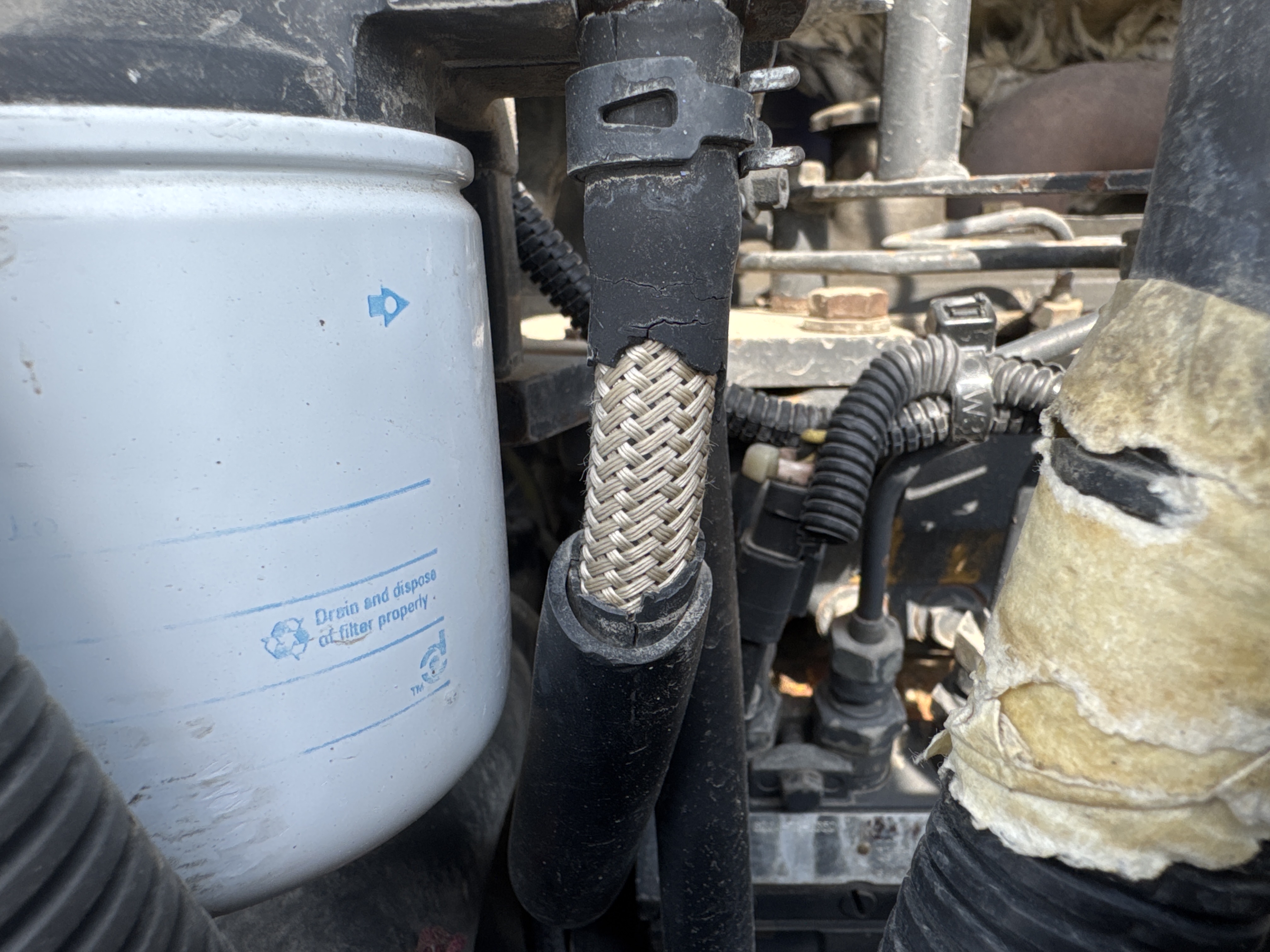 MNX-005-Komatsu-PC78UU-6-Mini-excavators-inspection-Engine-Hoses-2