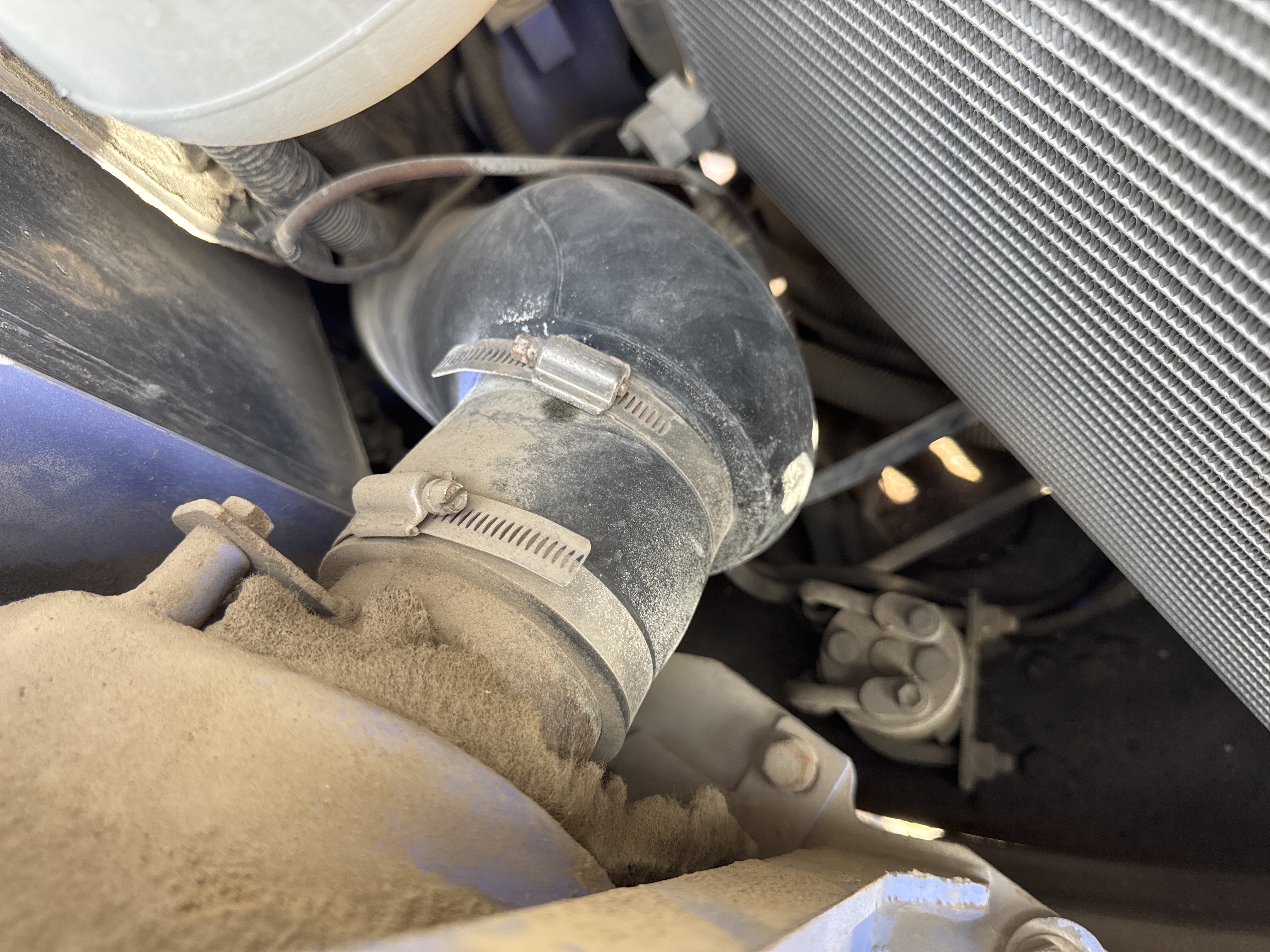 MNX-005-Komatsu-PC78UU-6-Mini-excavators-inspection-Engine-Fuel-tank-2