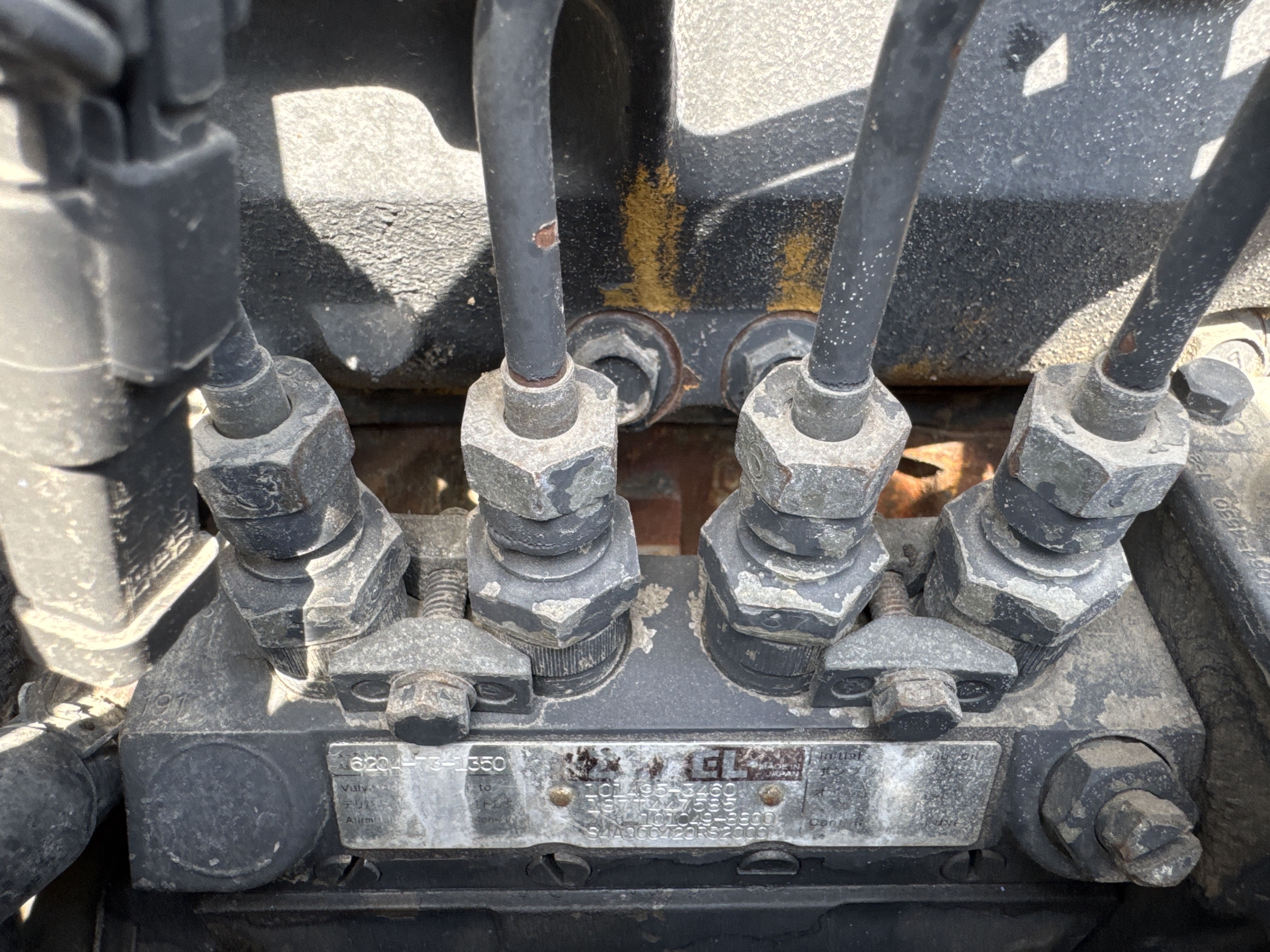 MNX-005-Komatsu-PC78UU-6-Mini-excavators-inspection-Engine-Fuel-leaks-2