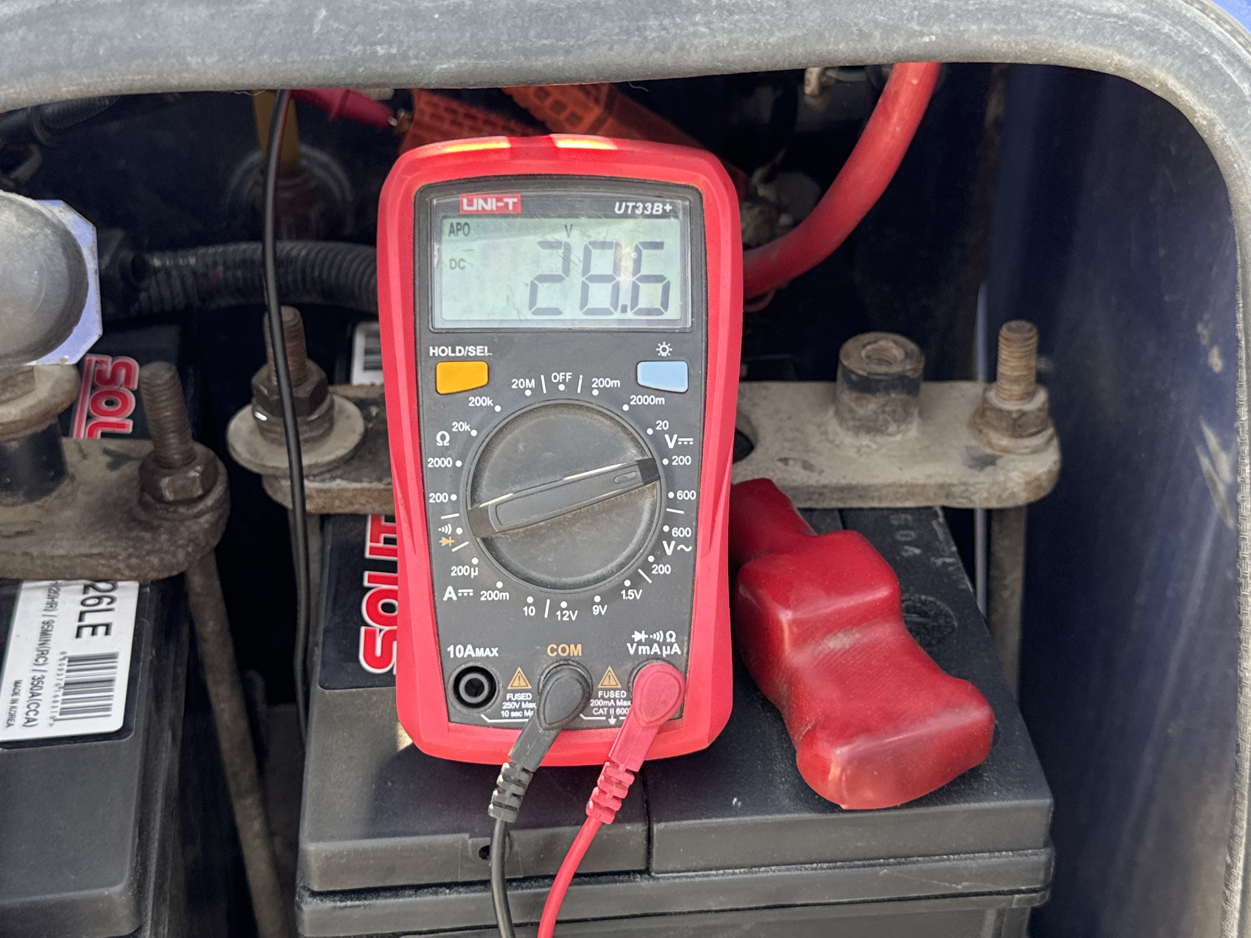 MNX-005-Komatsu-PC78UU-6-Mini-excavators-inspection-Electronics-Battery-2