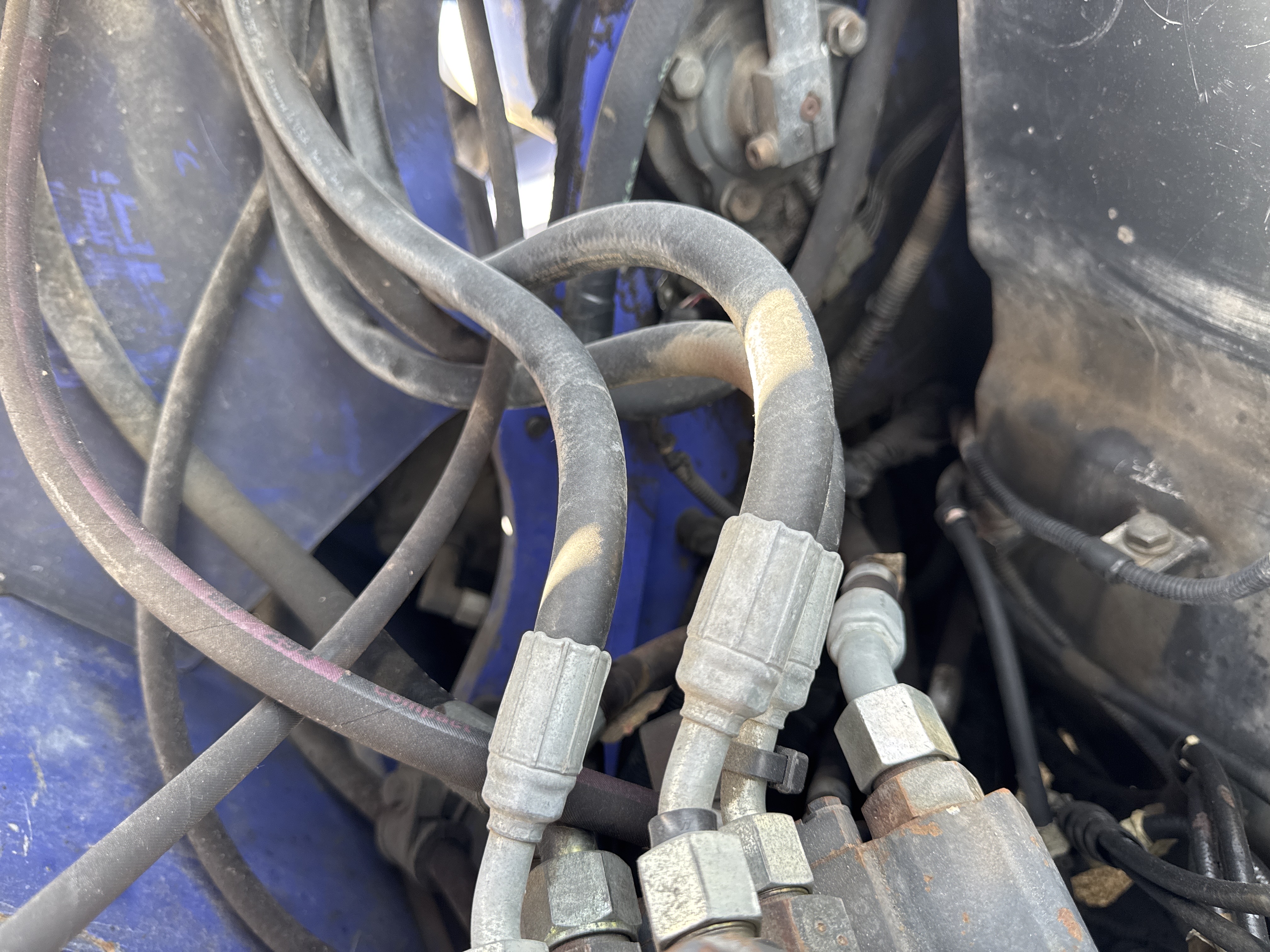 MNX-005-Komatsu-PC78UU-6-Mini-excavators-inspection-Hydraulics-Hydraulic-hoses-and-lines-2