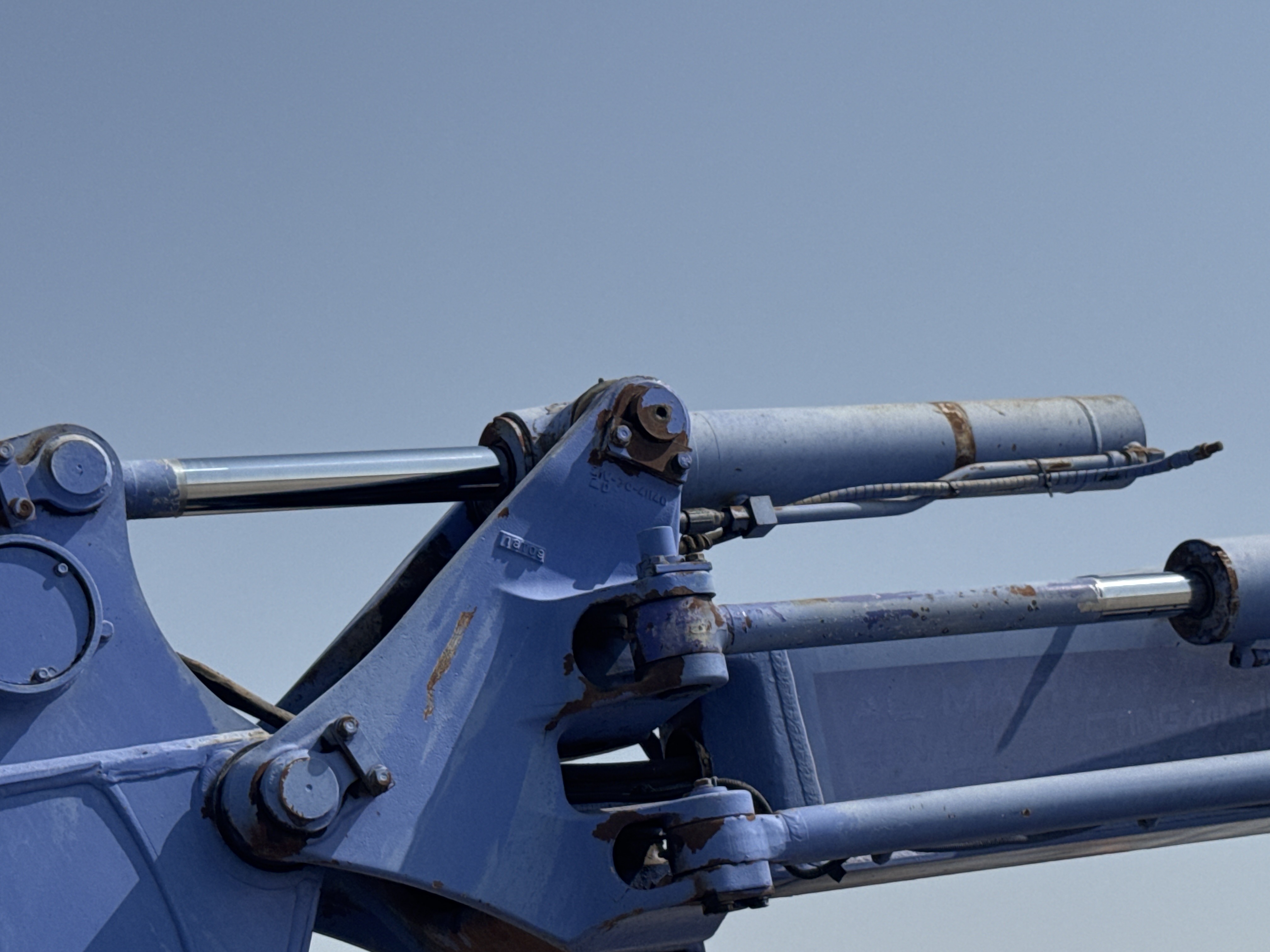 MNX-005-Komatsu-PC78UU-6-Mini-excavators-inspection-Hydraulics-Stick-cylinder-2