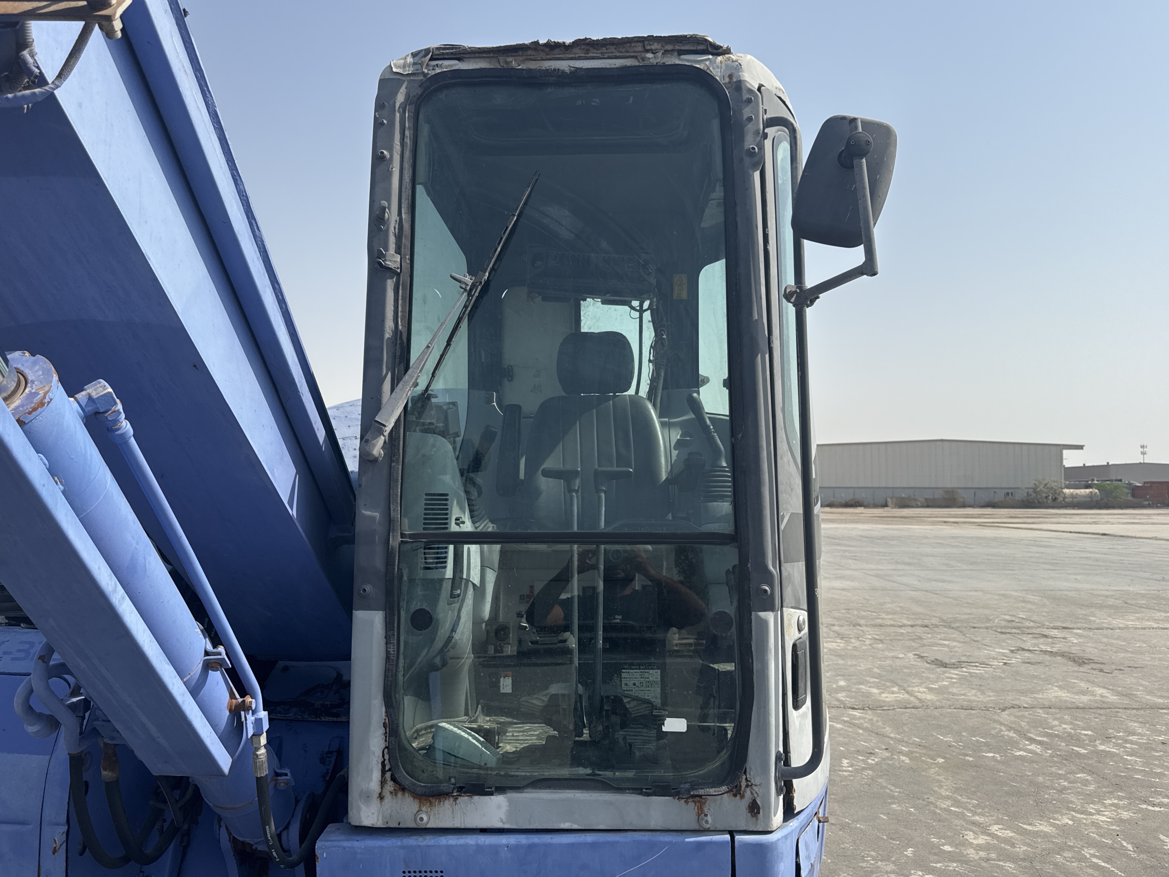 MNX-005-Komatsu-PC78UU-6-Mini-excavators-inspection-Safety-Glass-2