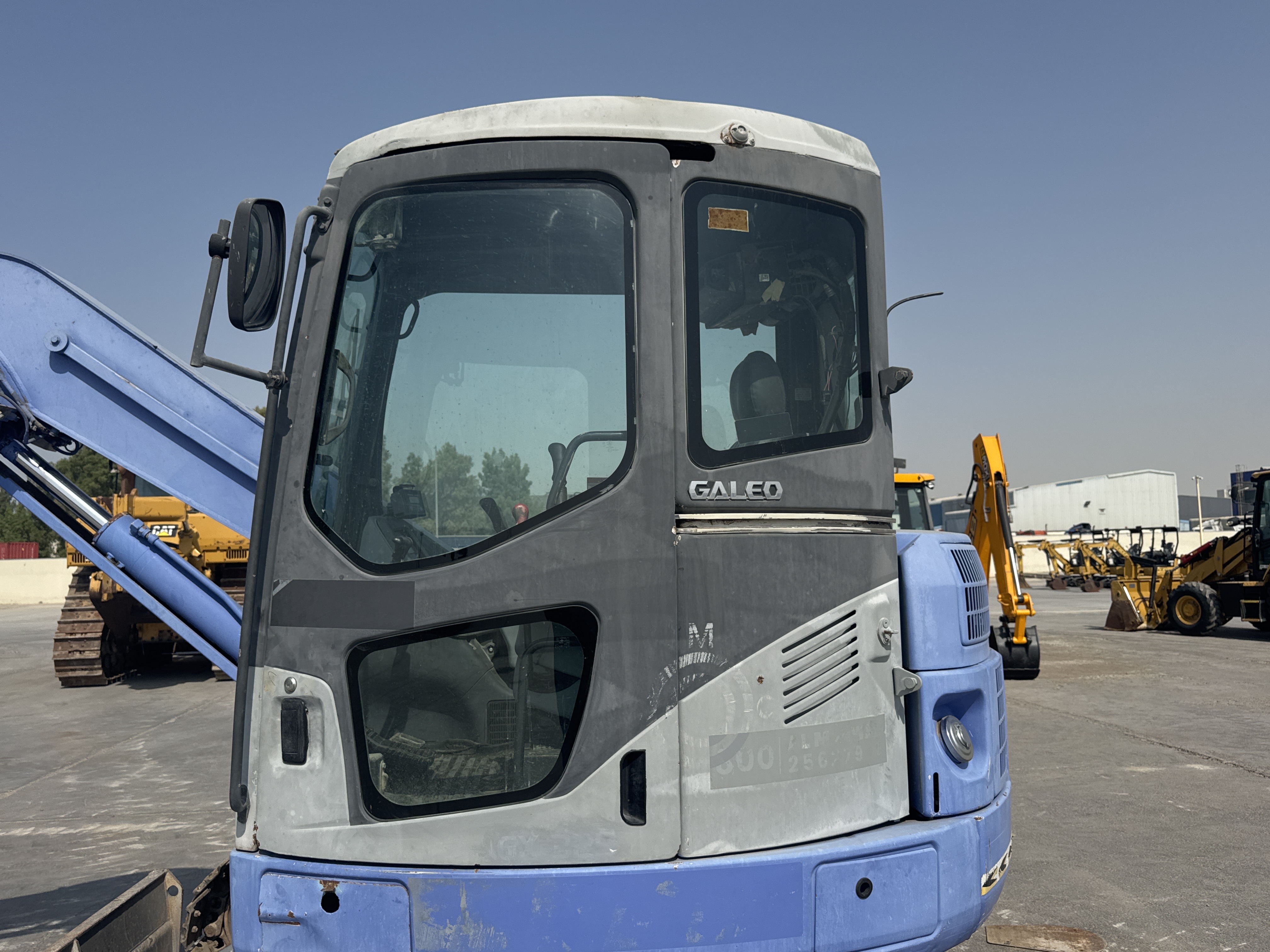 MNX-005-Komatsu-PC78UU-6-Mini-excavators-inspection-Safety-Glass-2