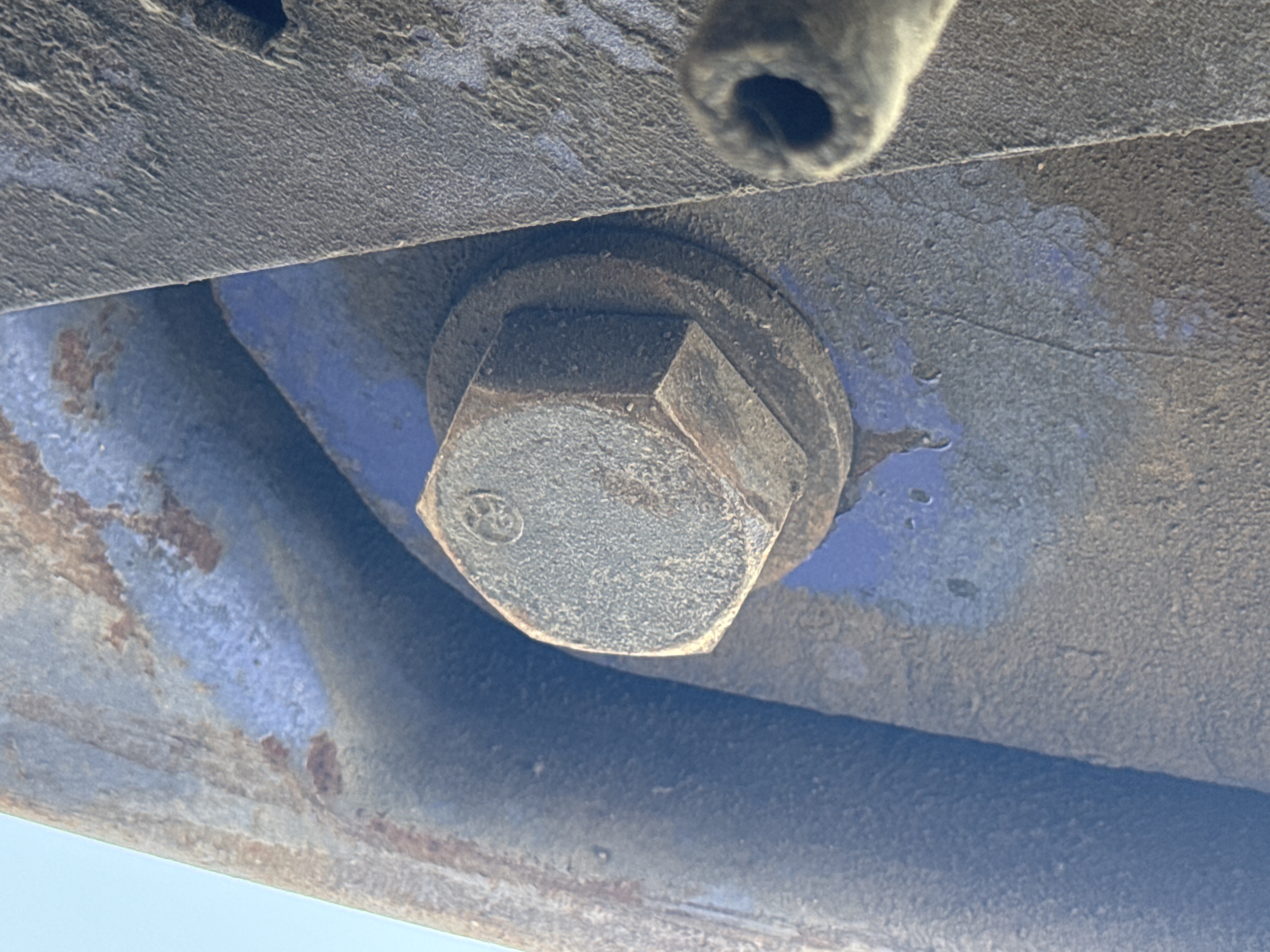 MNX-005-Komatsu-PC78UU-6-Mini-excavators-inspection-Safety-Counter-weight-bolts-2