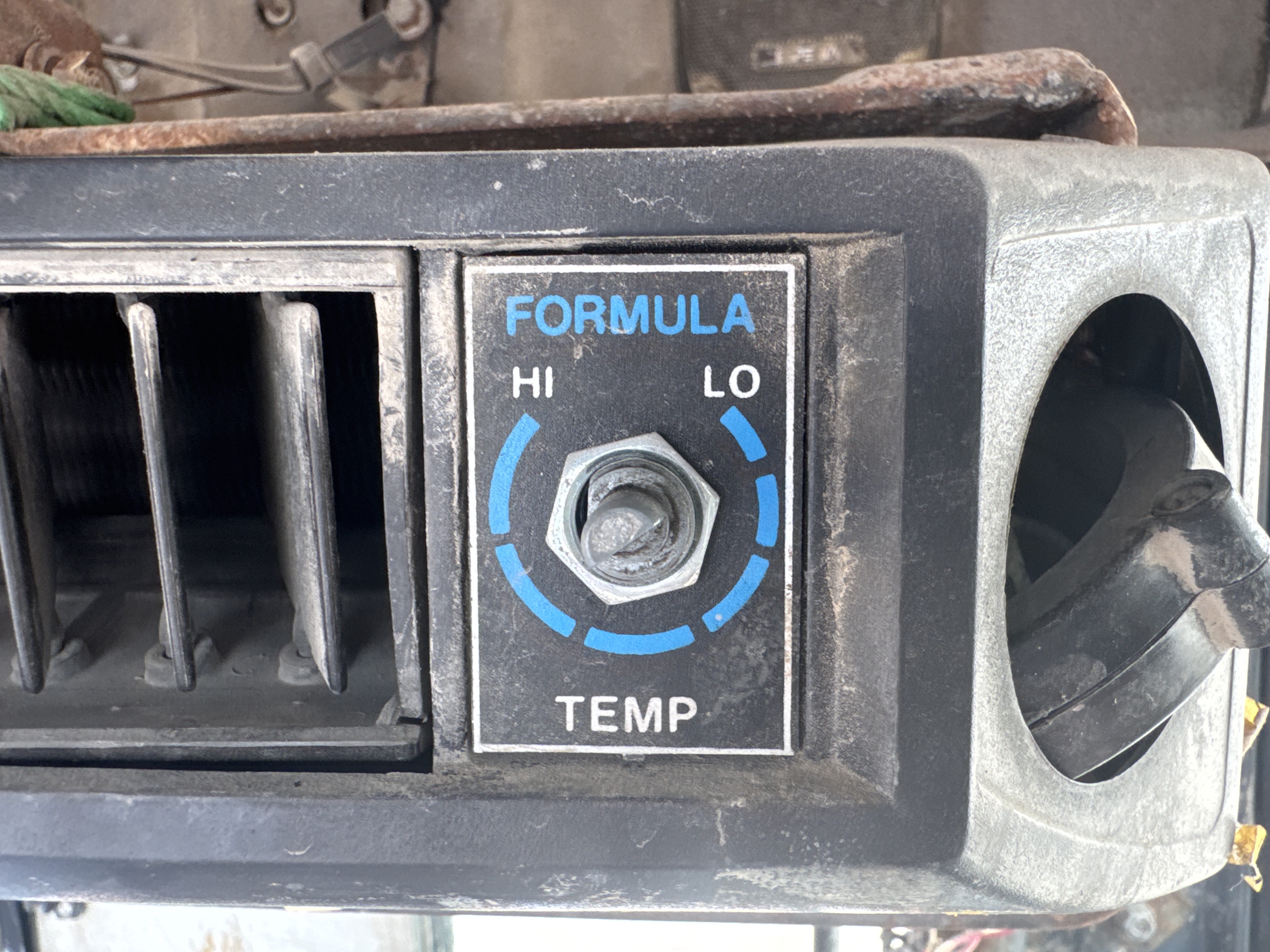 MNX-005-Komatsu-PC78UU-6-Mini-excavators-inspection-Air-conditioning-A/C-control-panel-2