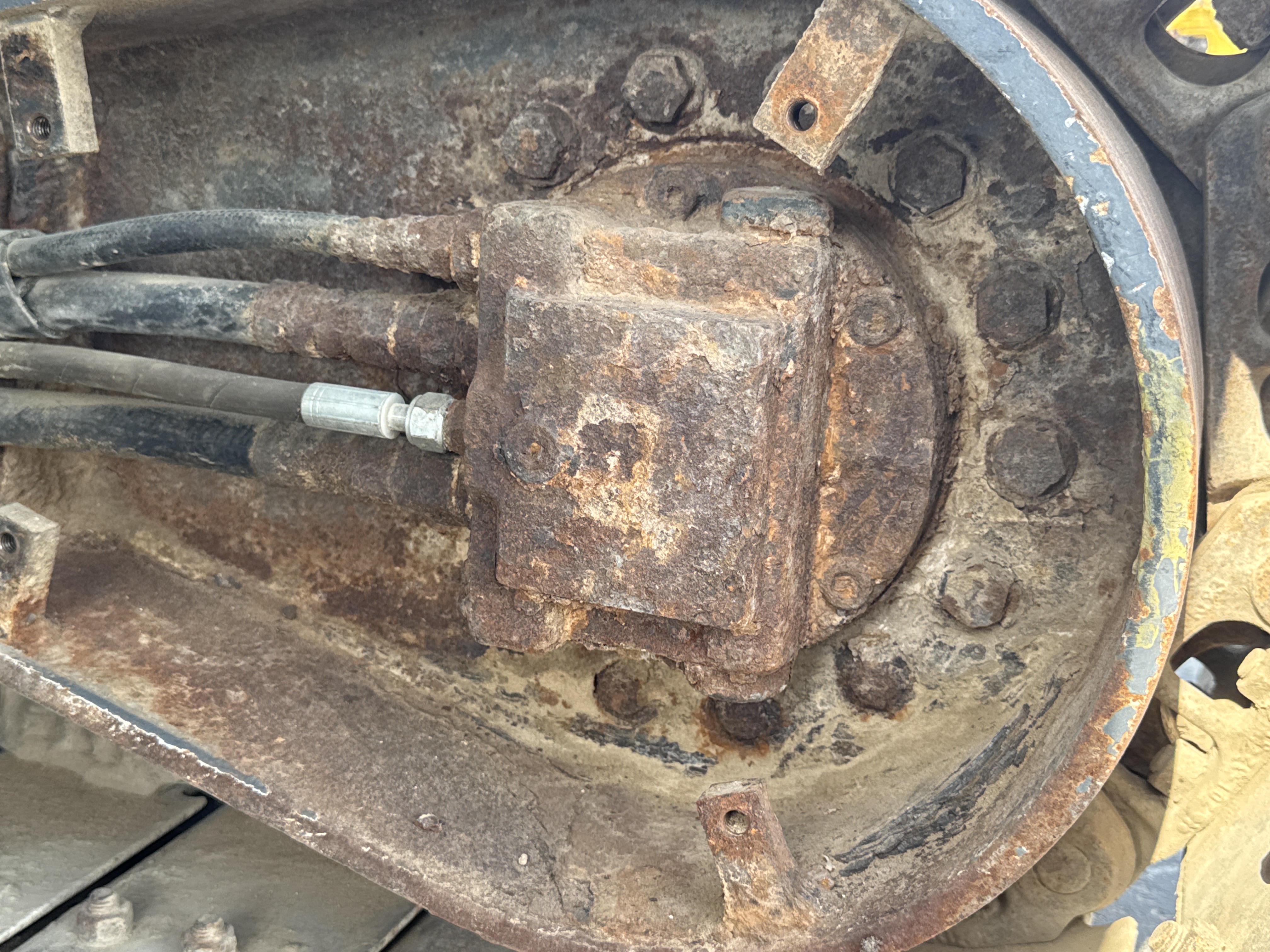 MNX-005-Komatsu-PC78UU-6-Mini-excavators-inspection-Undercarriage-Final-drives-2