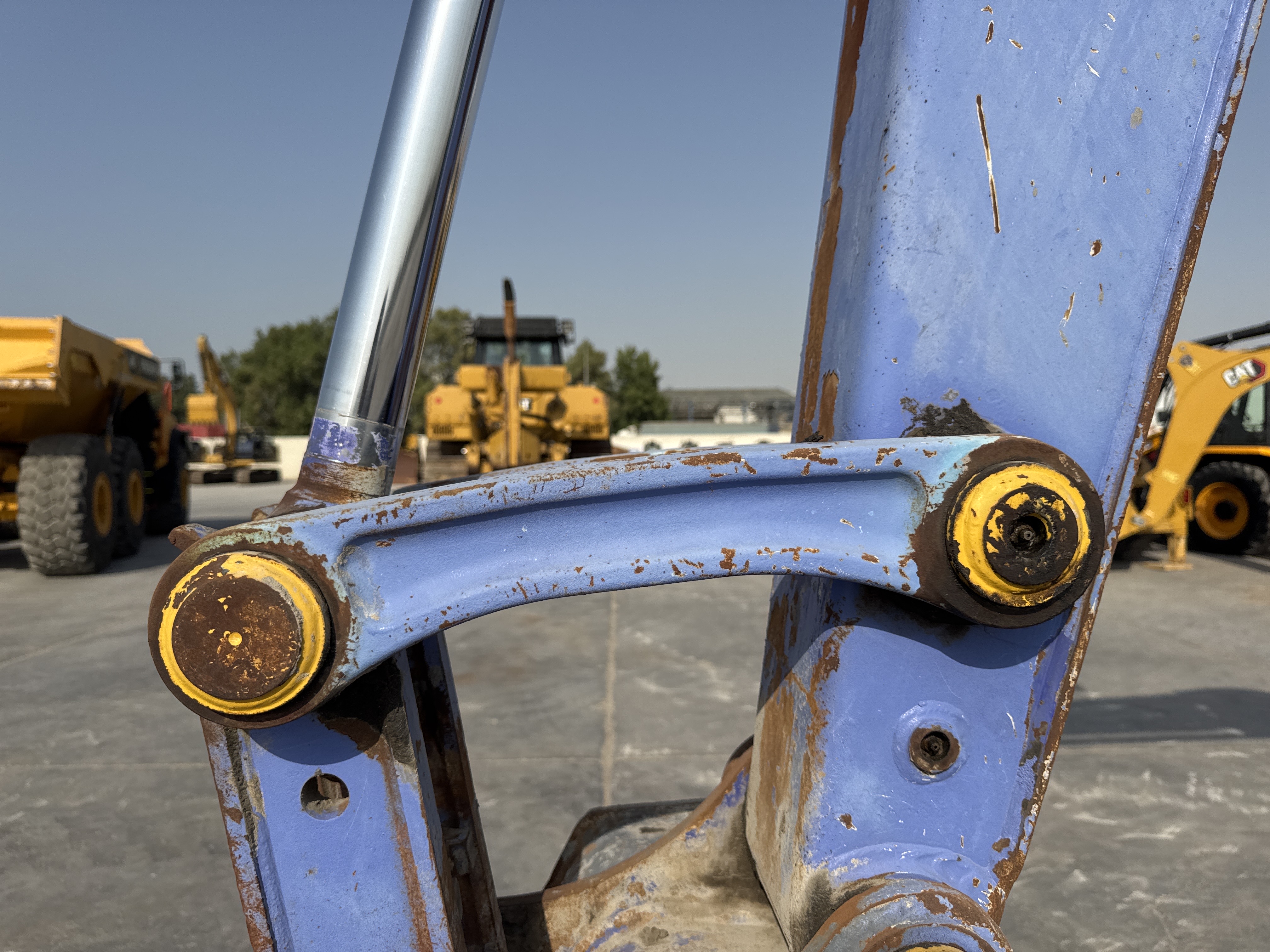 MNX-005-Komatsu-PC78UU-6-Mini-excavators-inspection-Chassis-Dog-bone-arms-2