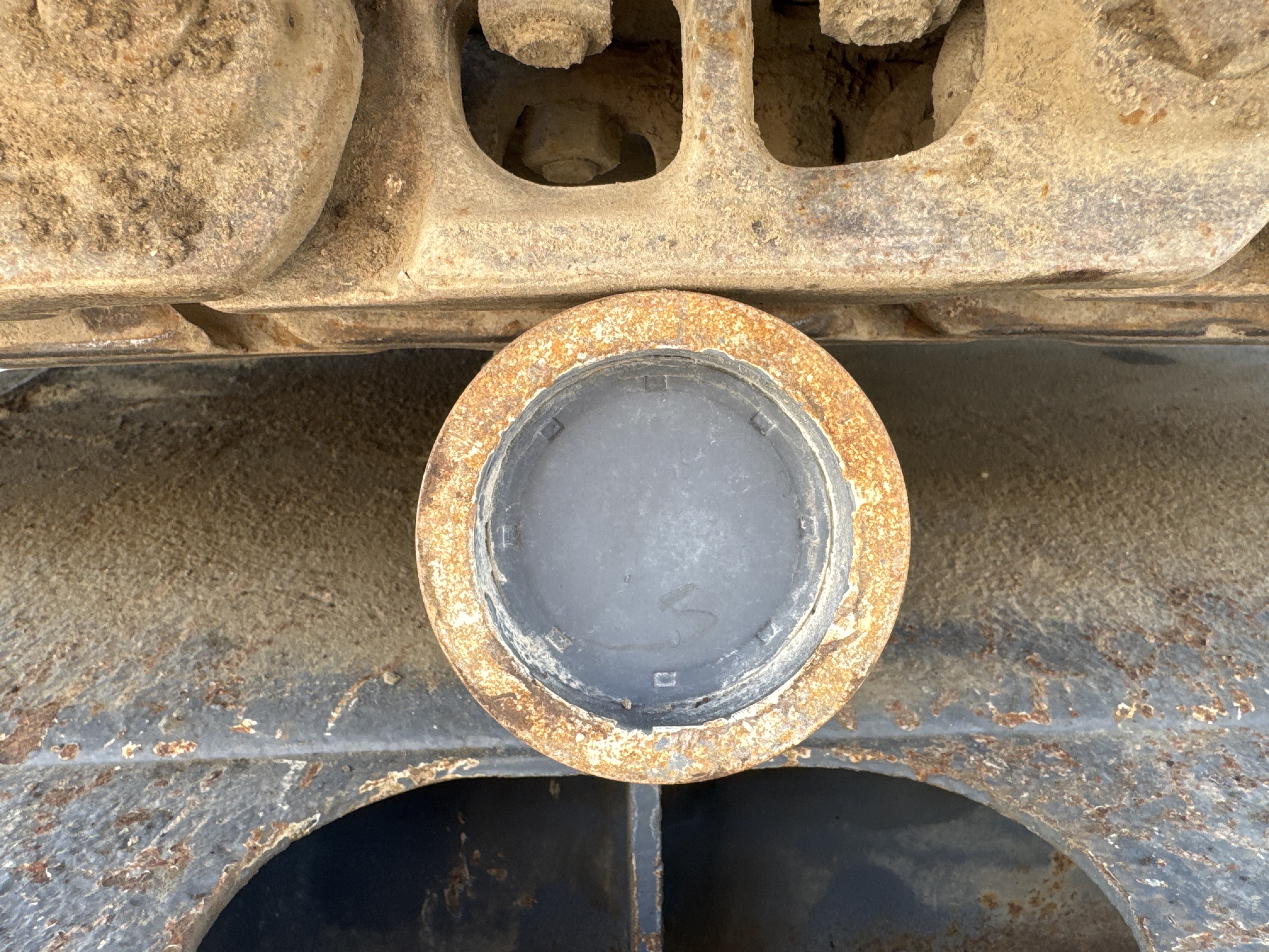 MNX-005-Komatsu-PC78UU-6-Mini-excavators-inspection-Undercarriage-Right-carrier-rollers-2