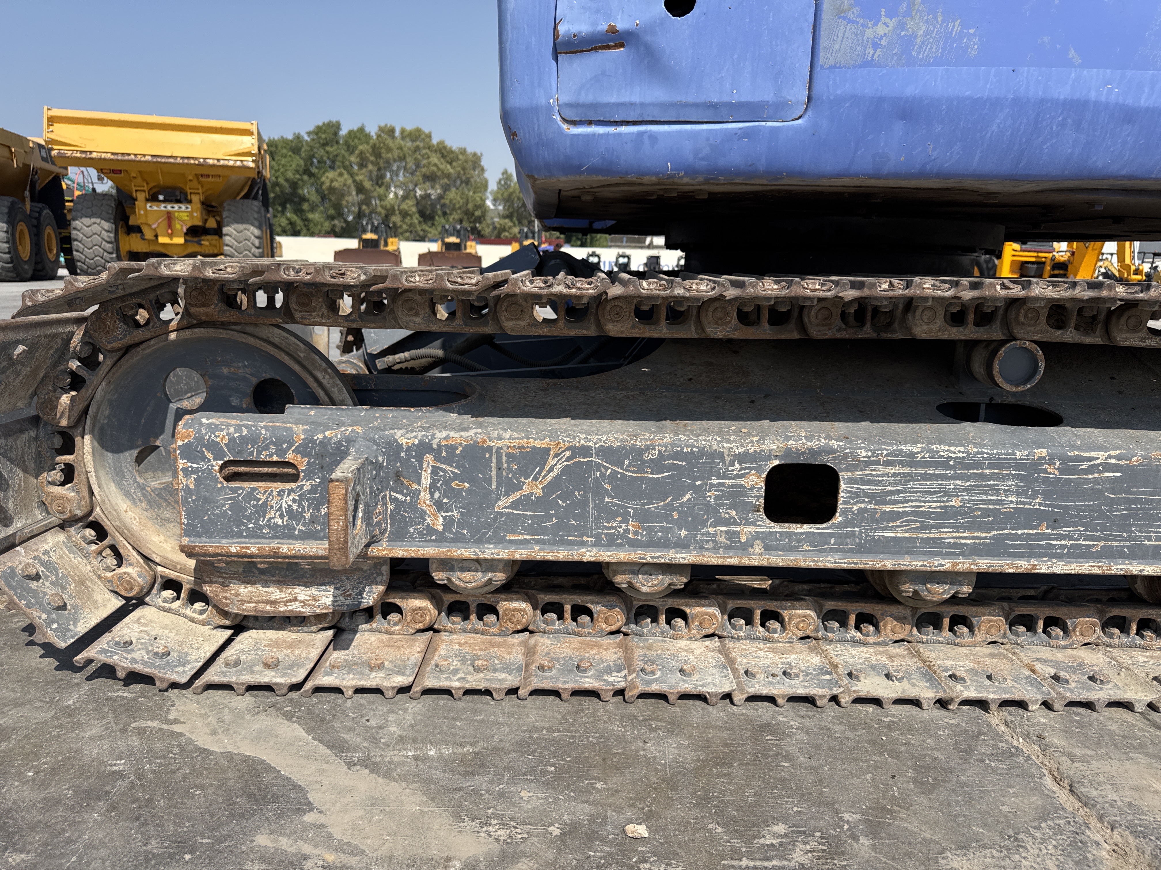 MNX-005-Komatsu-PC78UU-6-Mini-excavators-inspection-Undercarriage-Left-track-tensioner-2