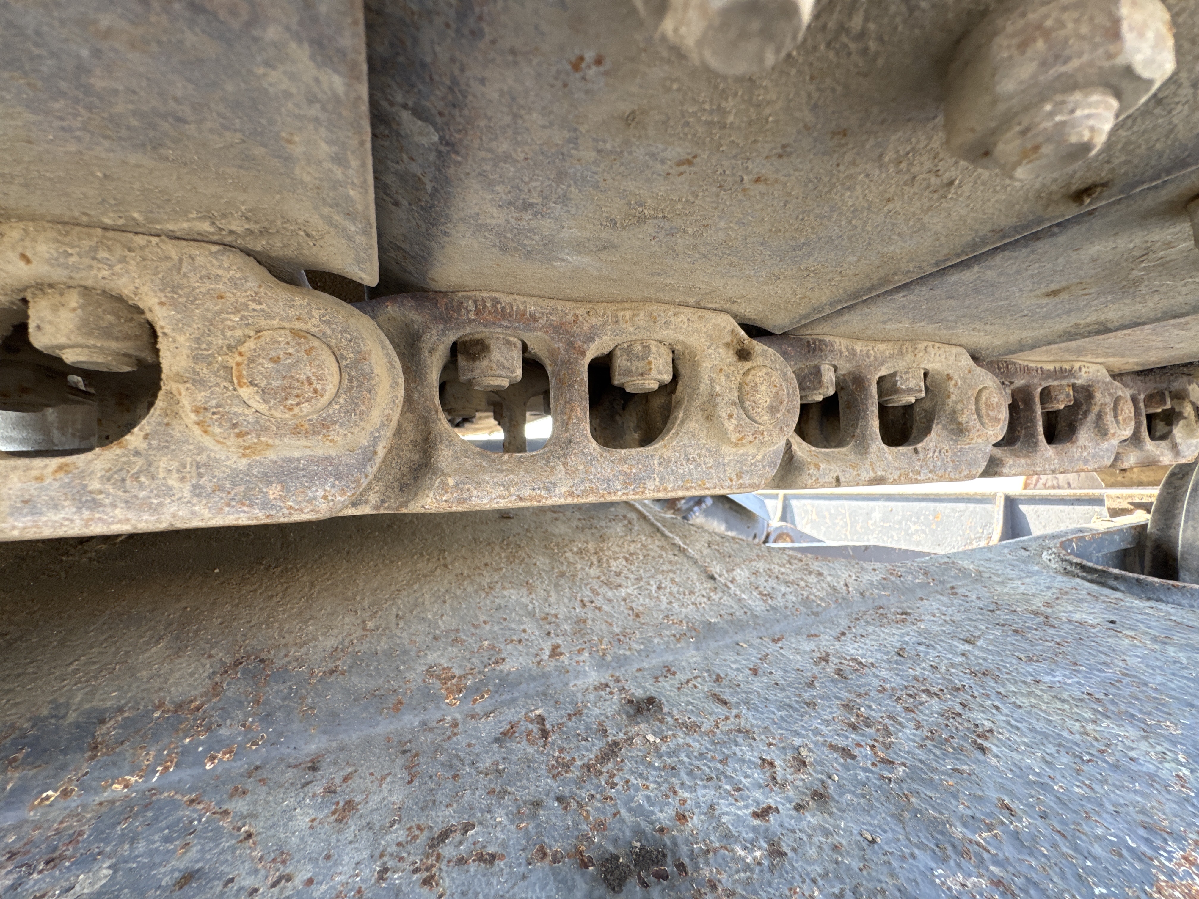 MNX-005-Komatsu-PC78UU-6-Mini-excavators-inspection-Undercarriage-Right-track-chain-2