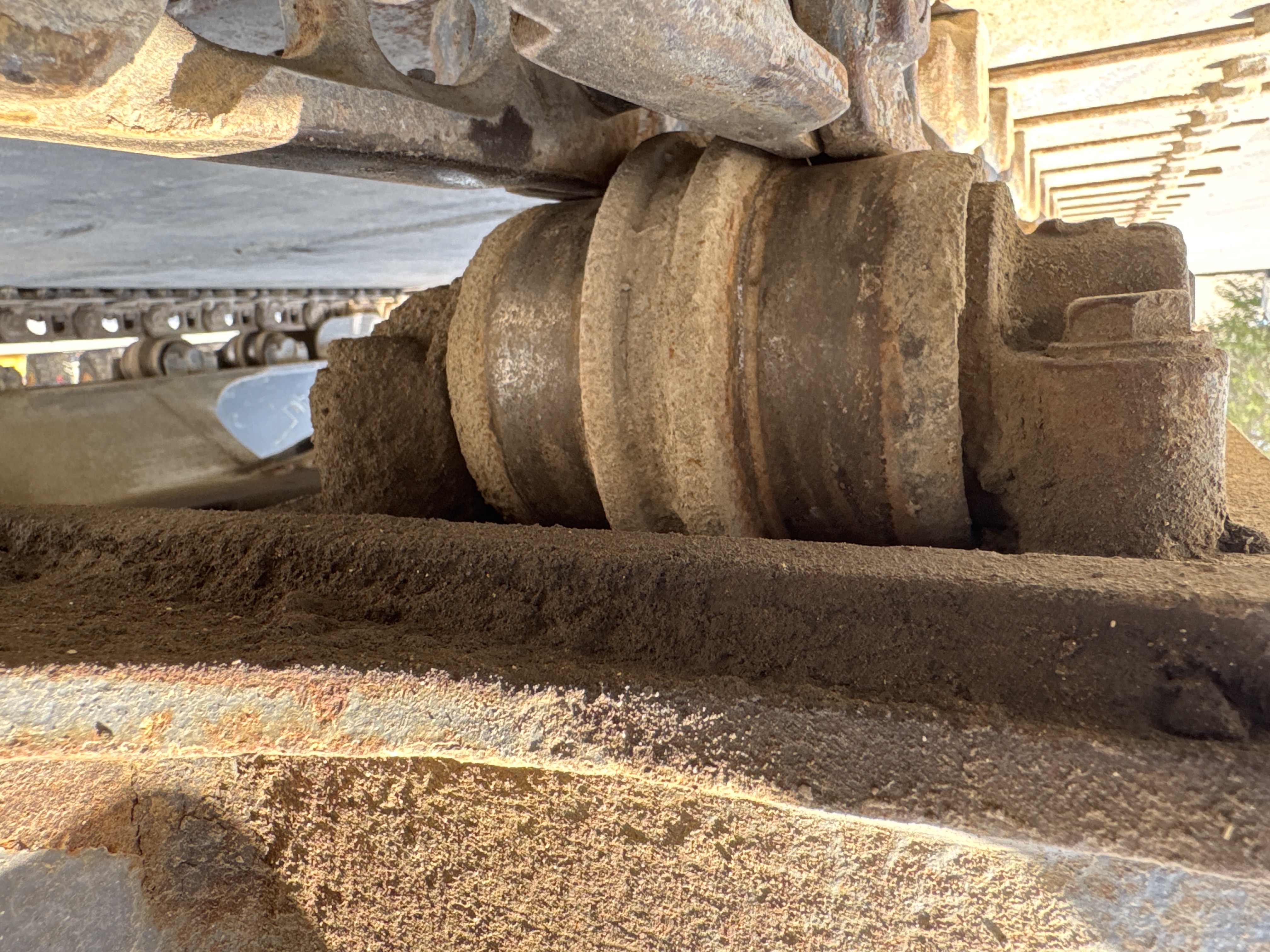 MNX-005-Komatsu-PC78UU-6-Mini-excavators-inspection-Undercarriage-Left-track-rollers-2