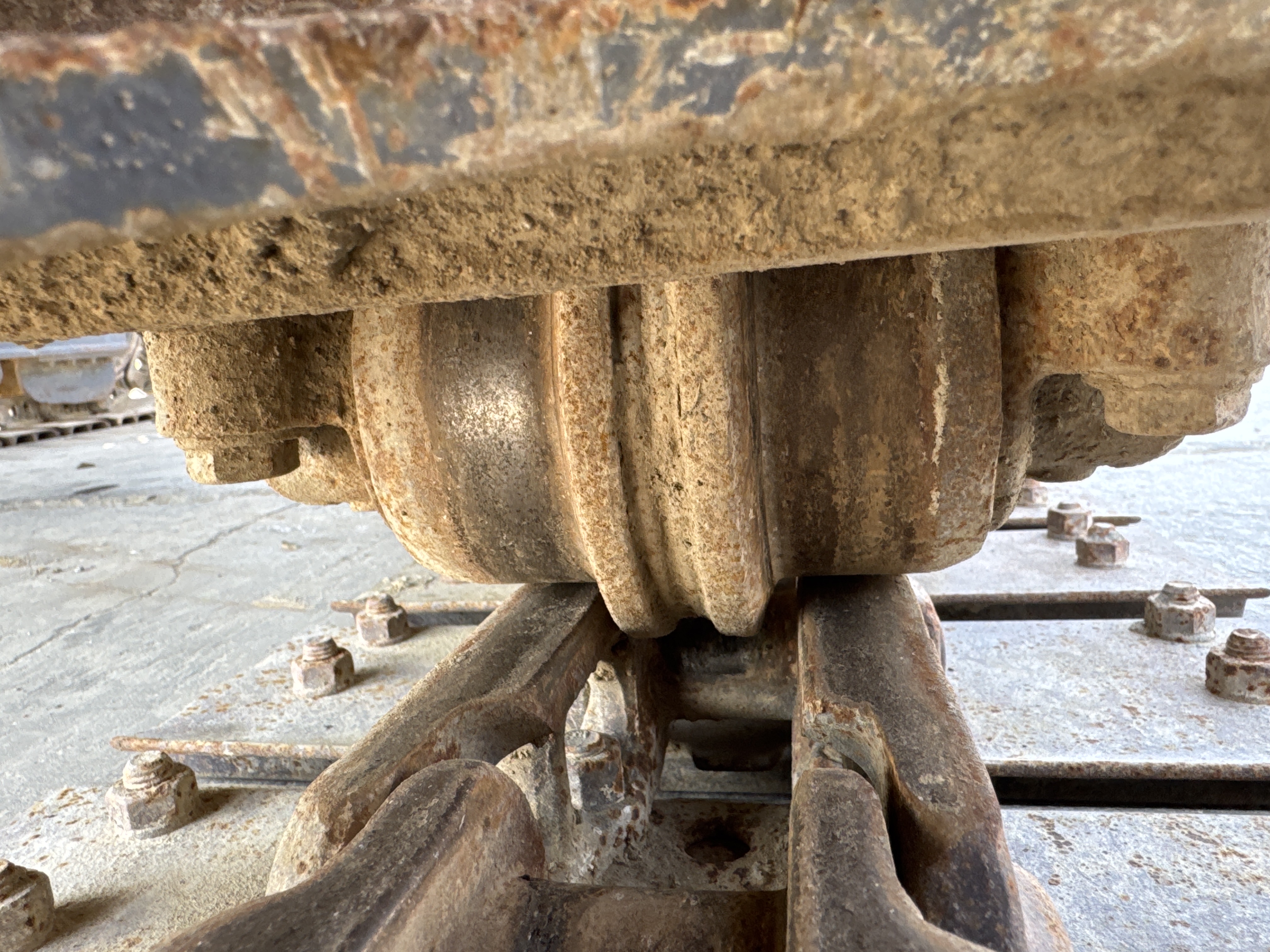 MNX-005-Komatsu-PC78UU-6-Mini-excavators-inspection-Undercarriage-Right-track-rollers-2