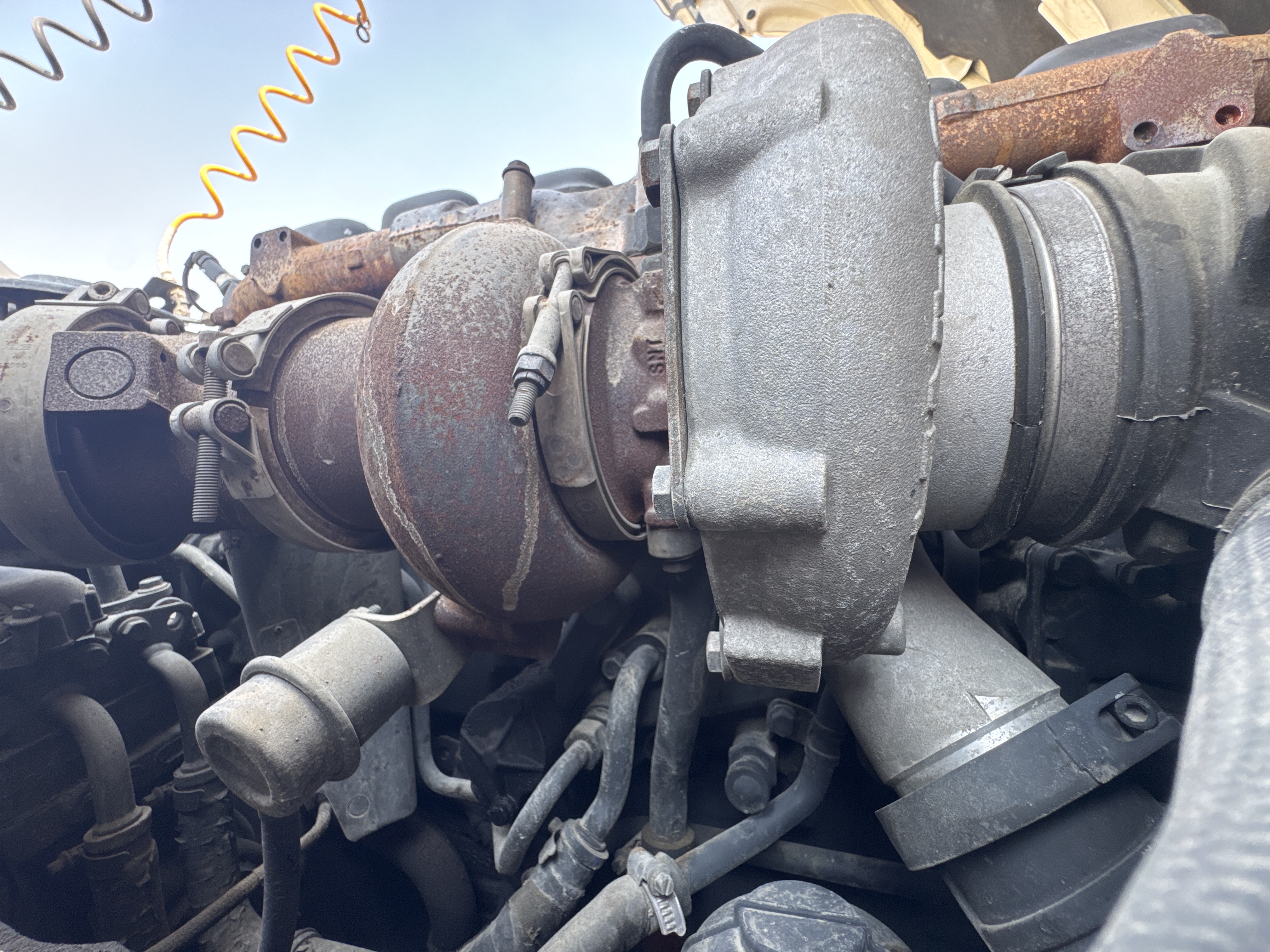 PMT-002-Scania-R410-Trailer-trucks-inspection-Engine-Turbo-2