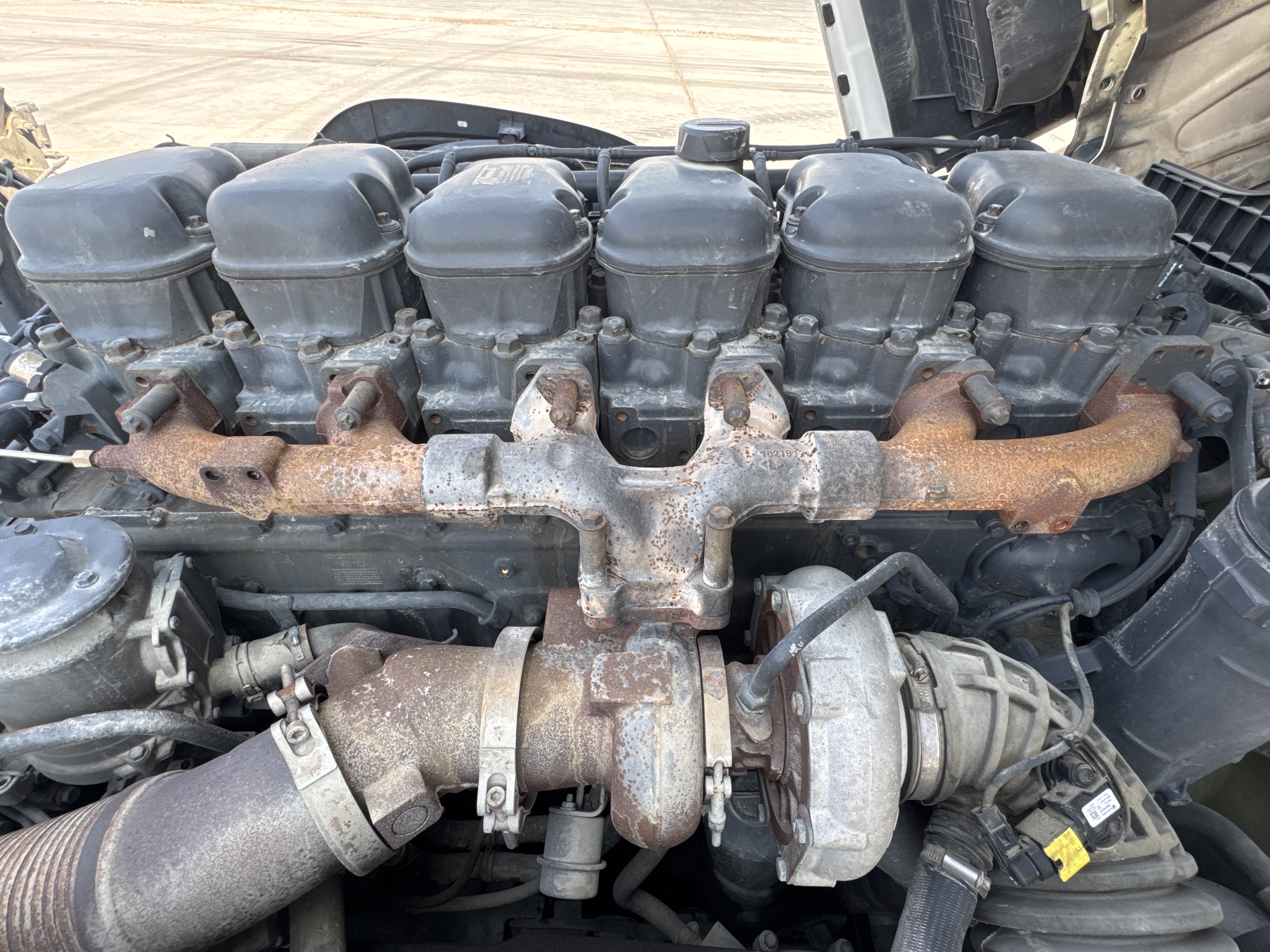 PMT-002-Scania-R410-Trailer-trucks-inspection-Engine-Exhaust-system-2