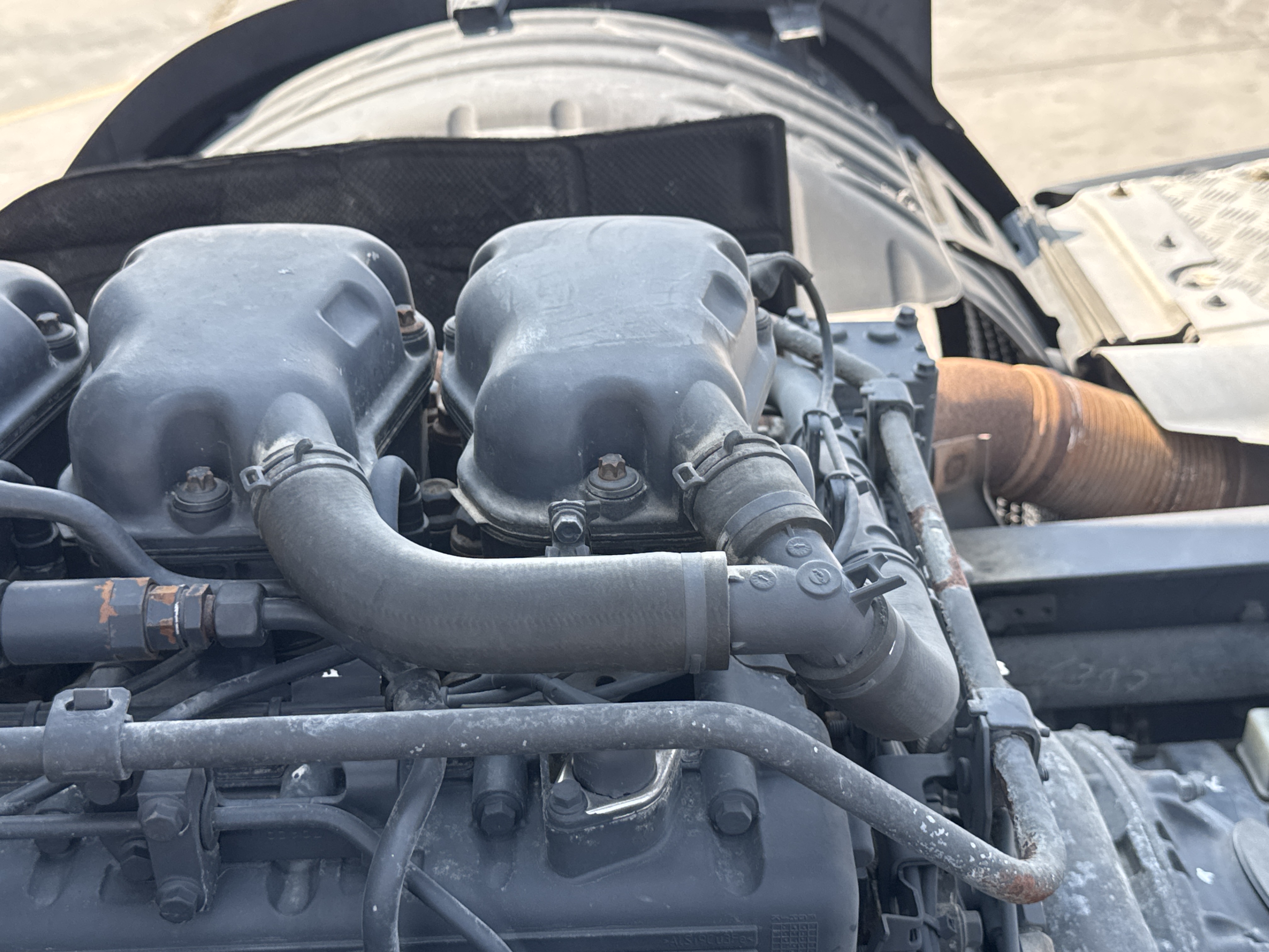 PMT-002-Scania-R410-Trailer-trucks-inspection-Engine-Hoses-2