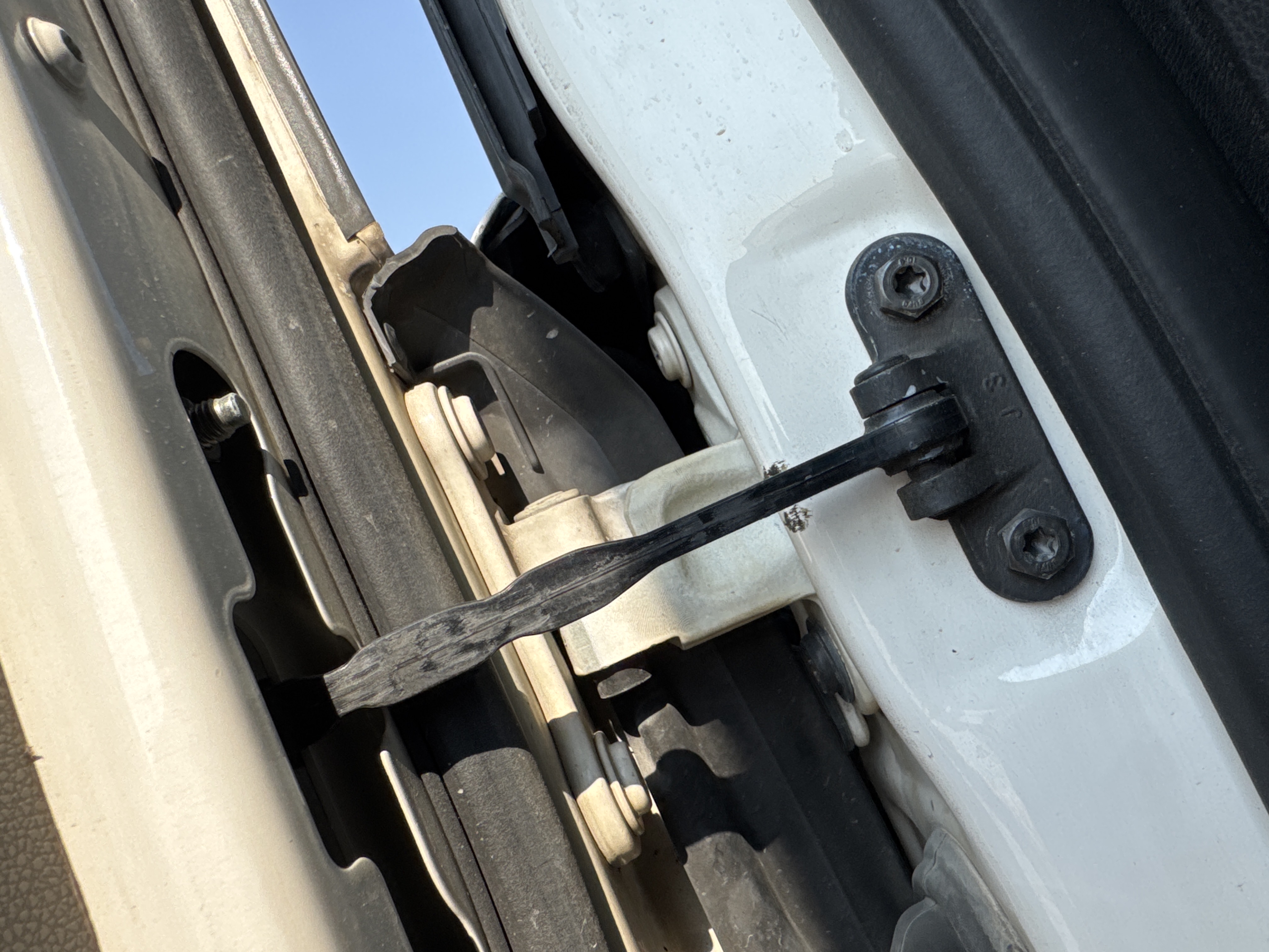 PMT-002-Scania-R410-Trailer-trucks-inspection-Structure-Doors-2