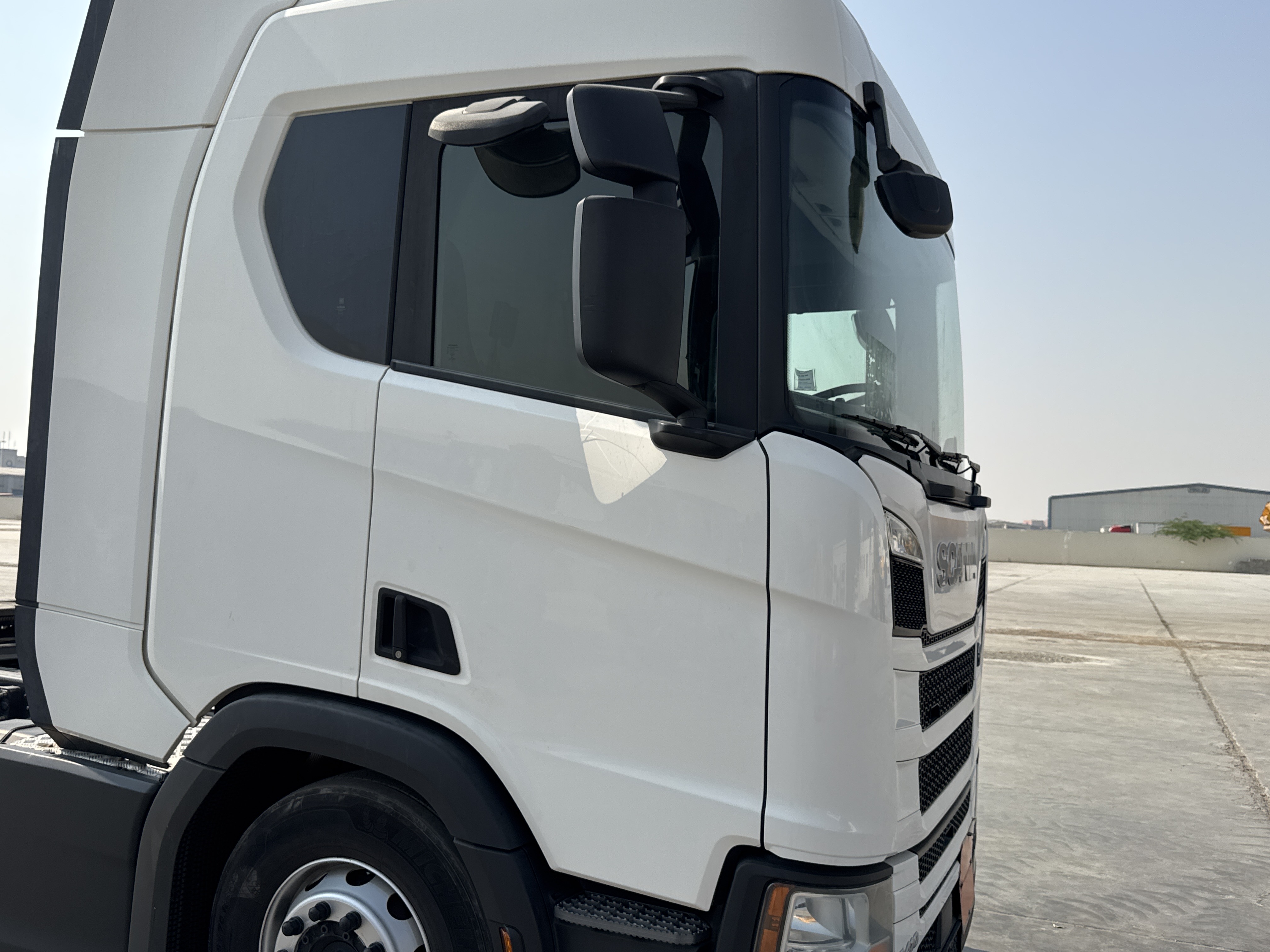 PMT-002-Scania-R410-Trailer-trucks-inspection-Structure-Doors-2