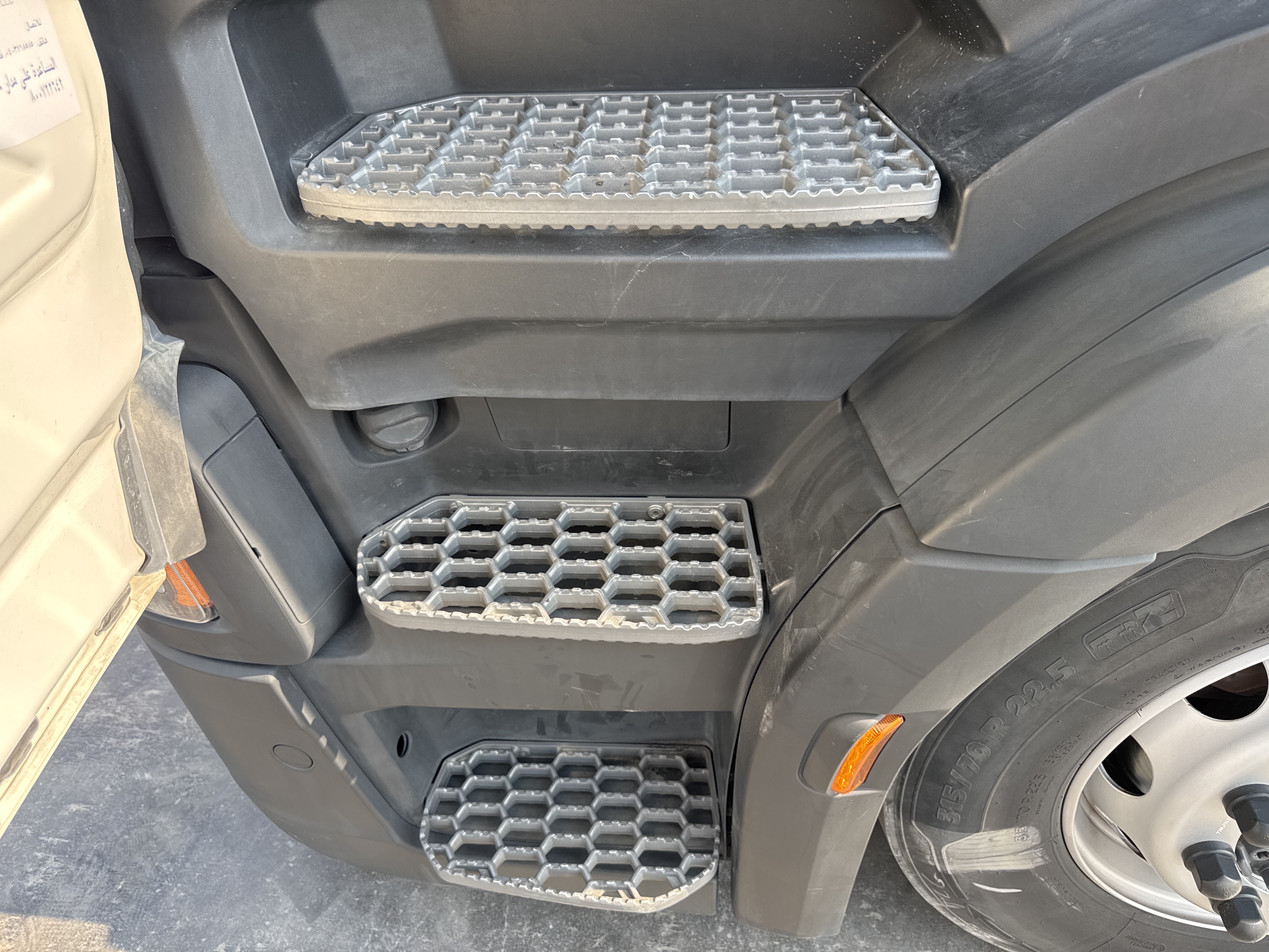 PMT-002-Scania-R410-Trailer-trucks-inspection-Structure-Steps/ladders-2