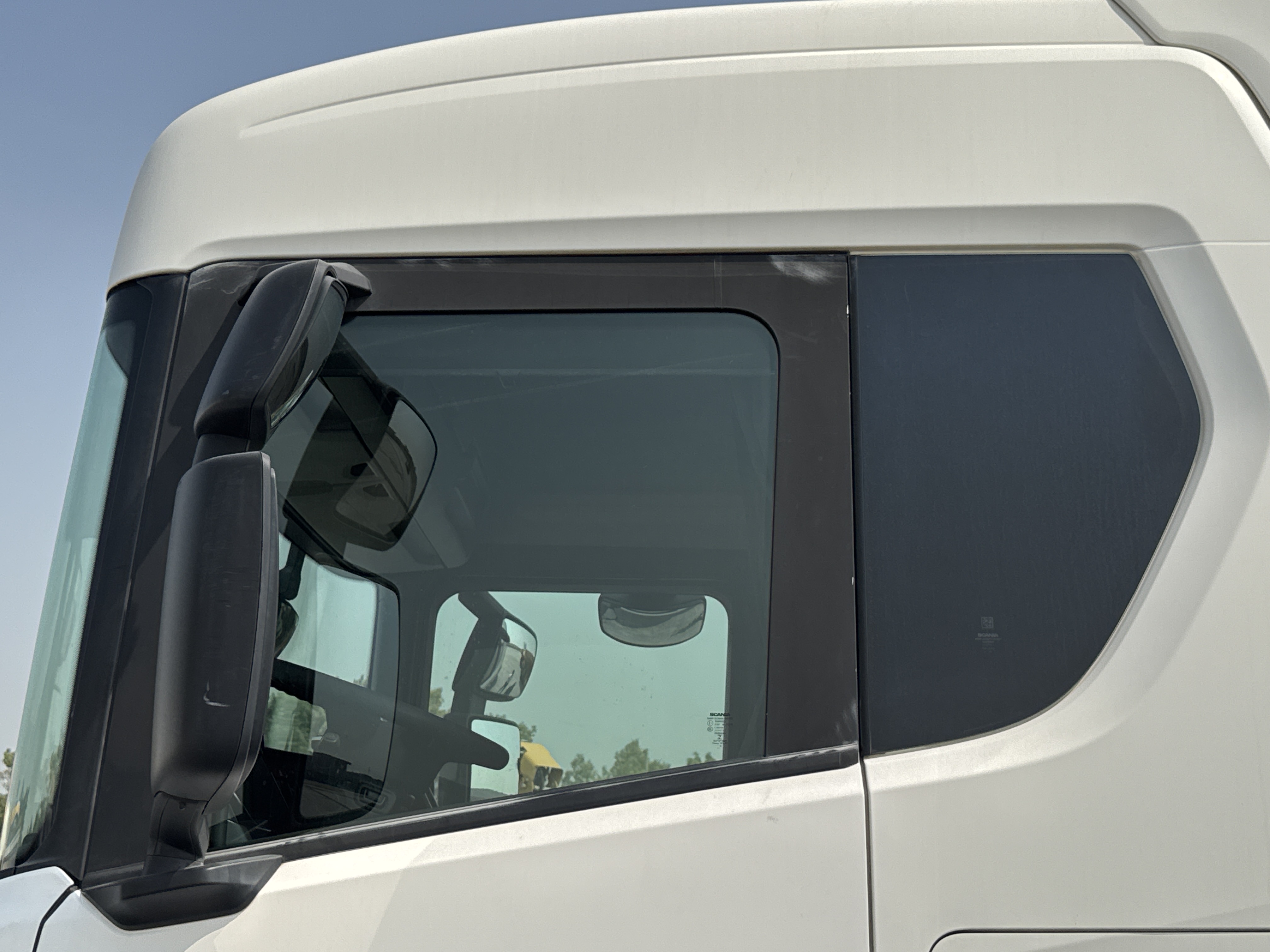 PMT-002-Scania-R410-Trailer-trucks-inspection-Safety-Glass-2