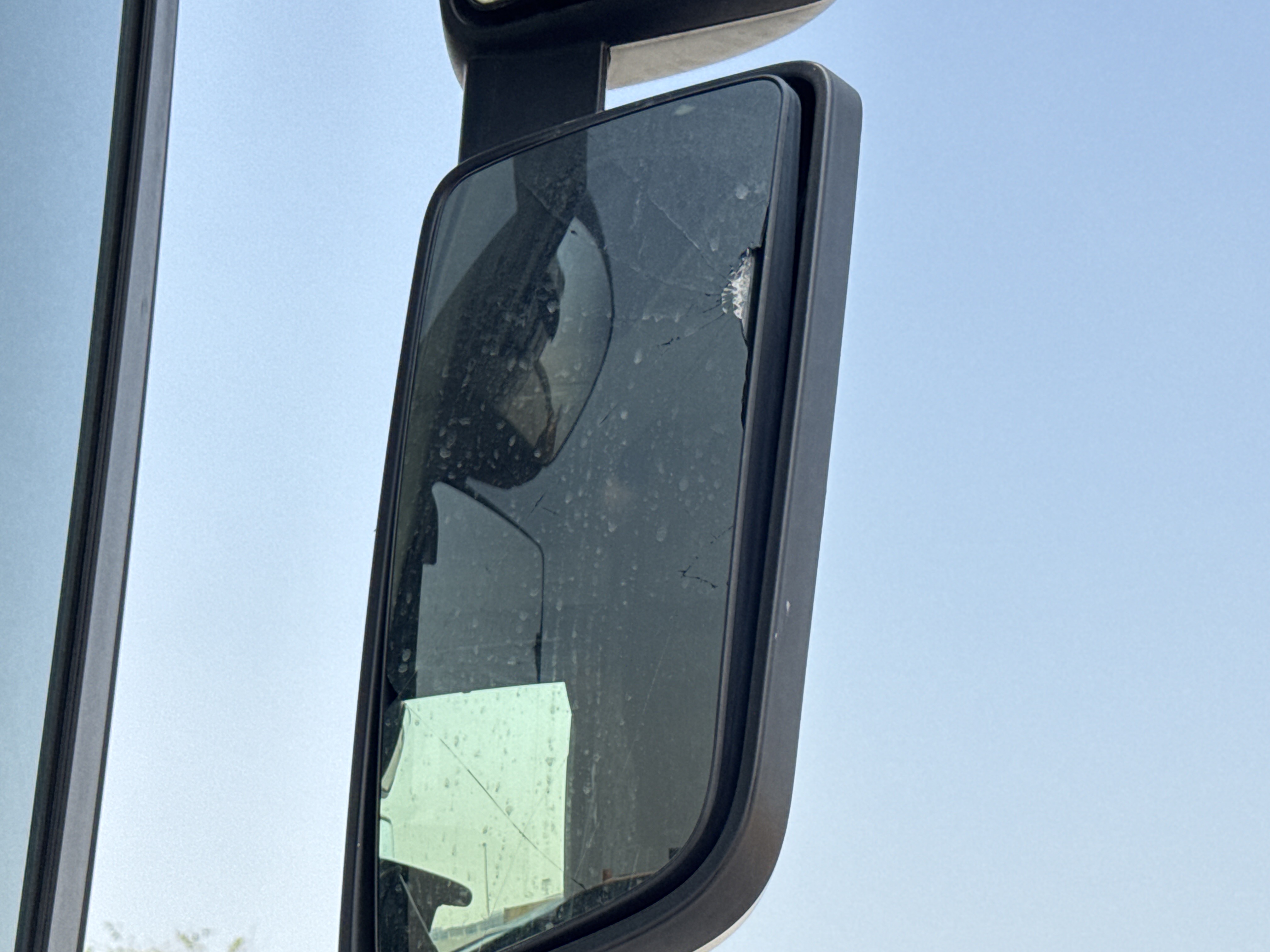 PMT-002-Scania-R410-Trailer-trucks-inspection-Cabin-Mirrors-2