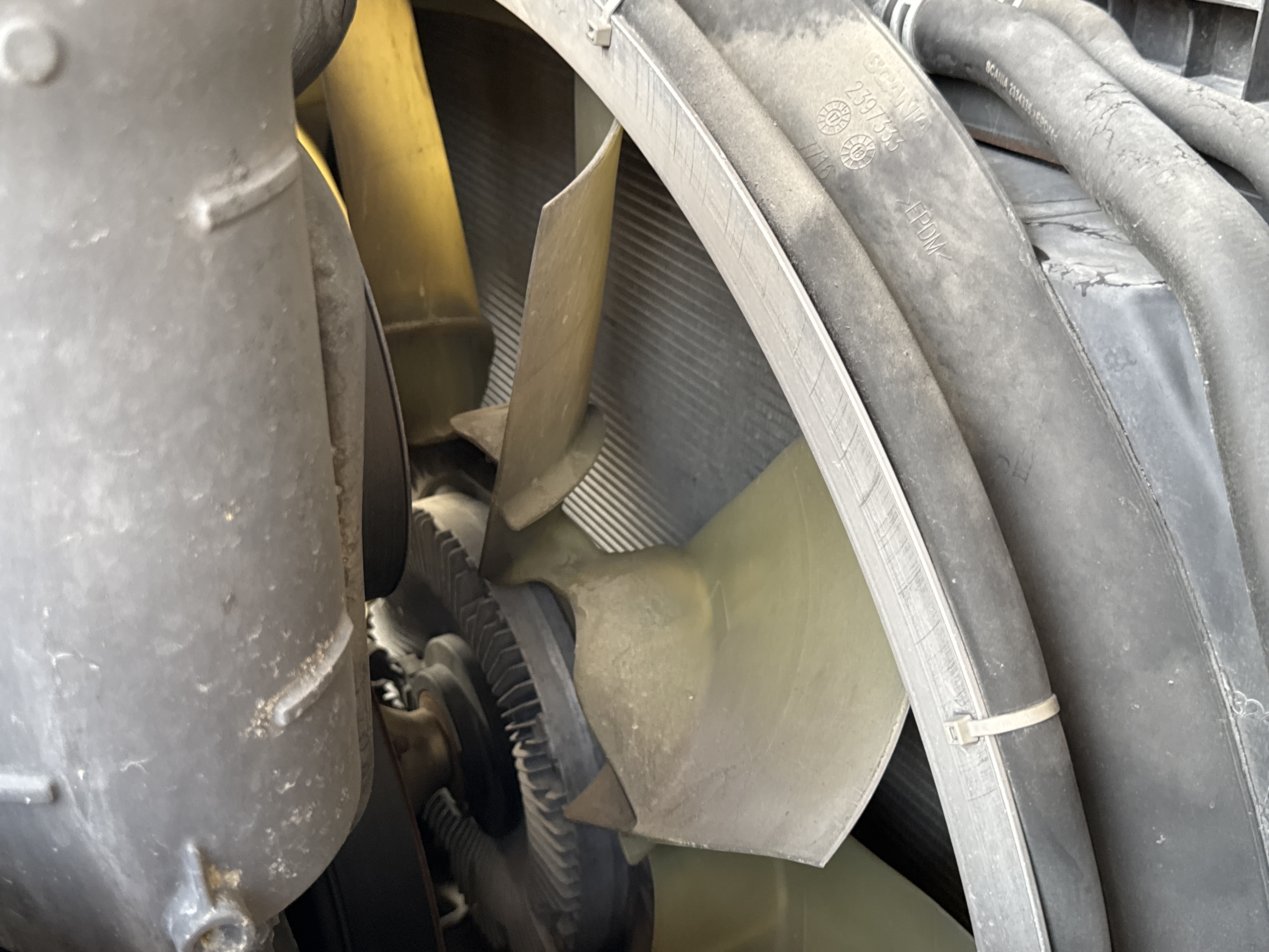 PMT-002-Scania-R410-Trailer-trucks-inspection-Engine-Cooling-fan-and-fan-guard-2