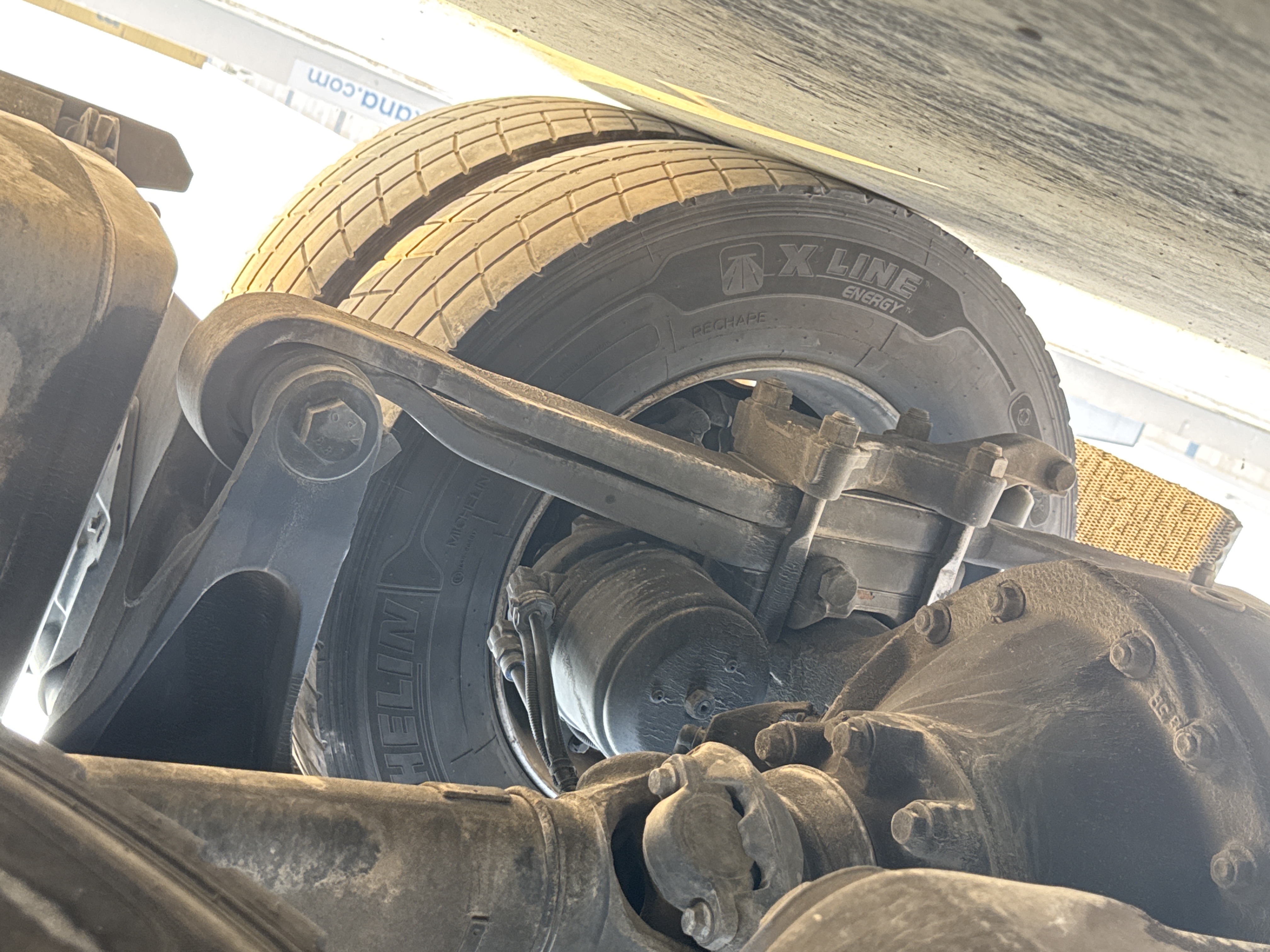 PMT-002-Scania-R410-Trailer-trucks-inspection-Chassis-Rear-suspension-2