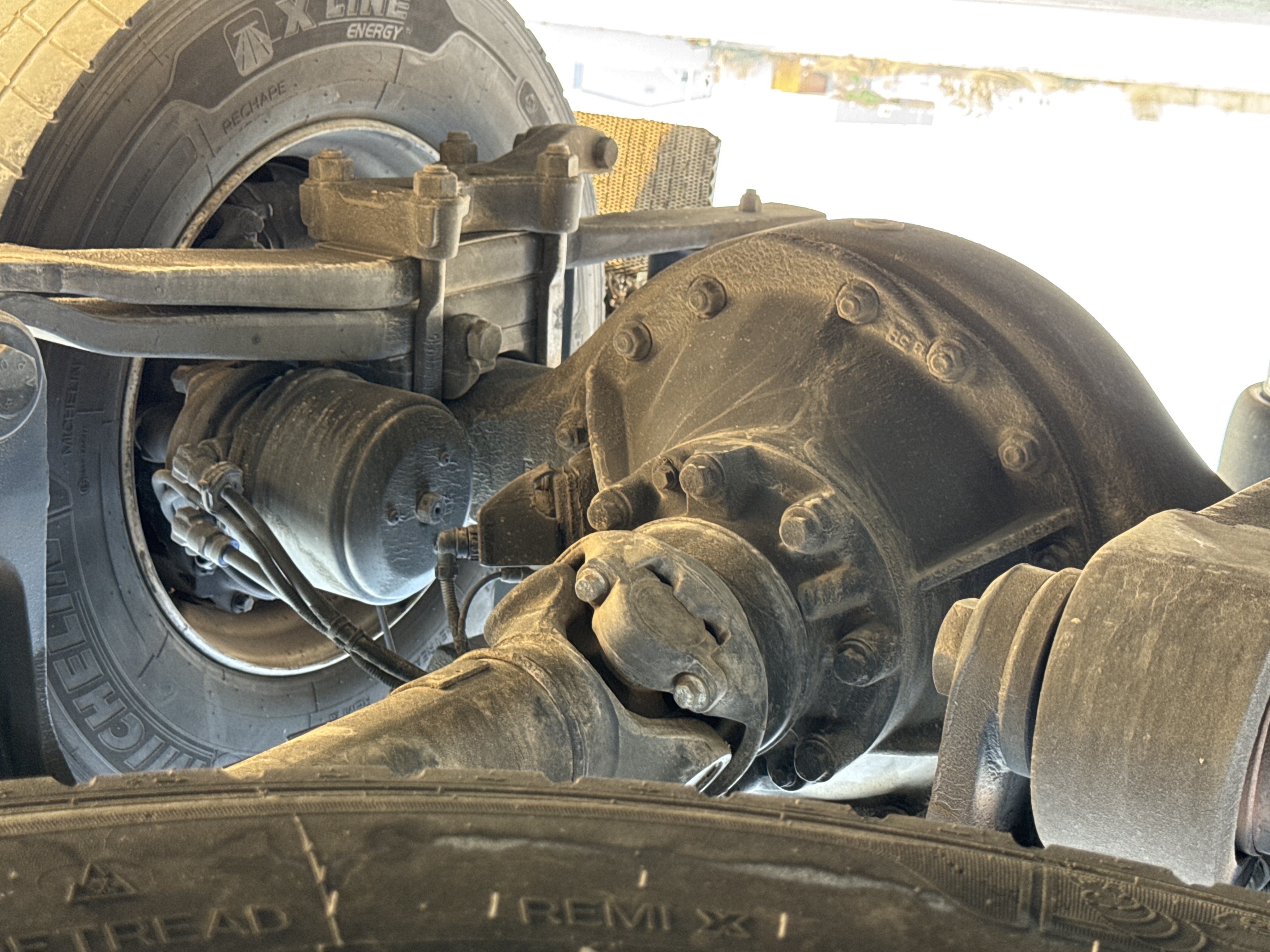 PMT-002-Scania-R410-Trailer-trucks-inspection-Drive-system-Axle-housing-2