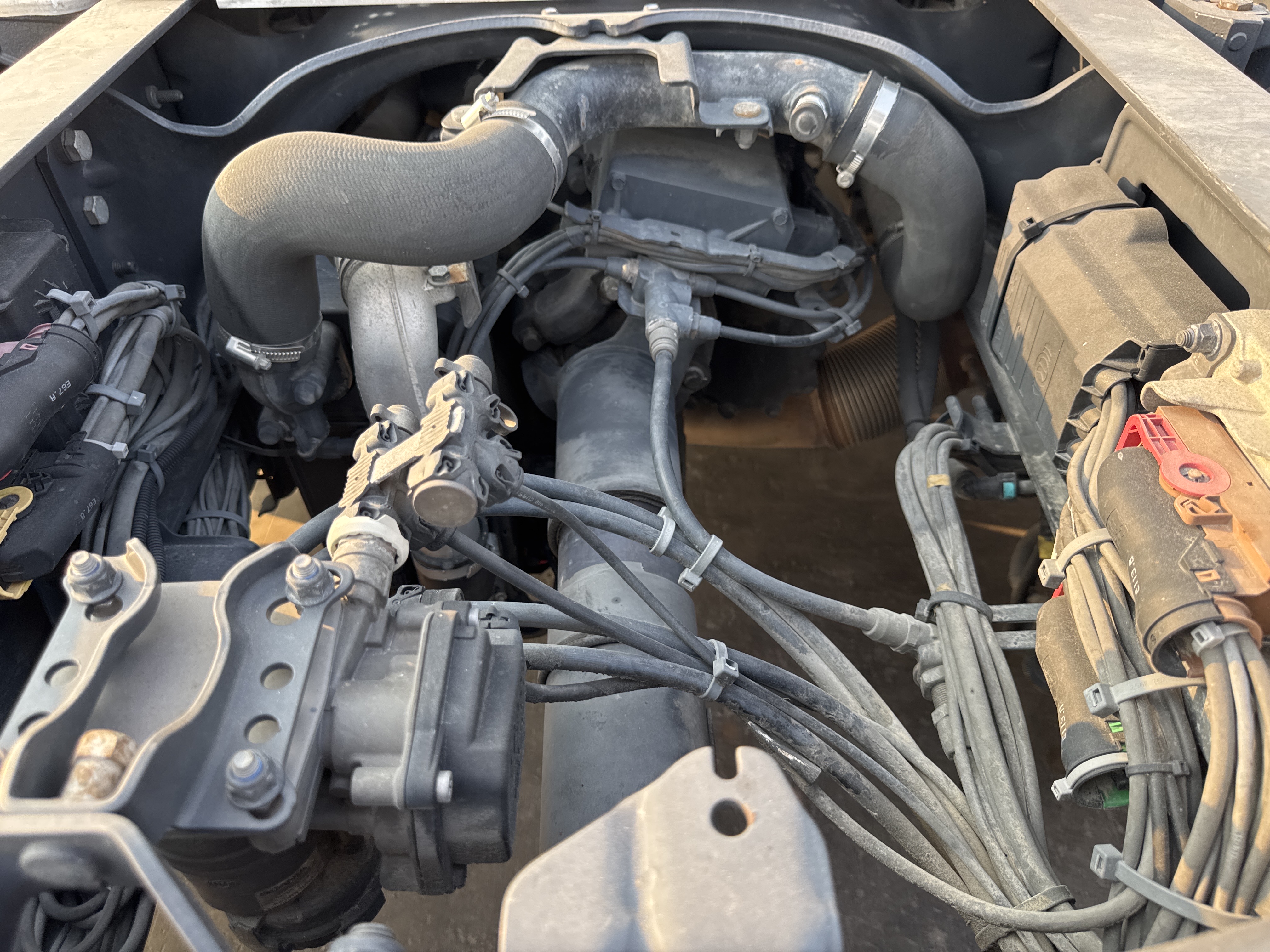 PMT-002-Scania-R410-Trailer-trucks-inspection-Drive-system-Propeller-shaft-2