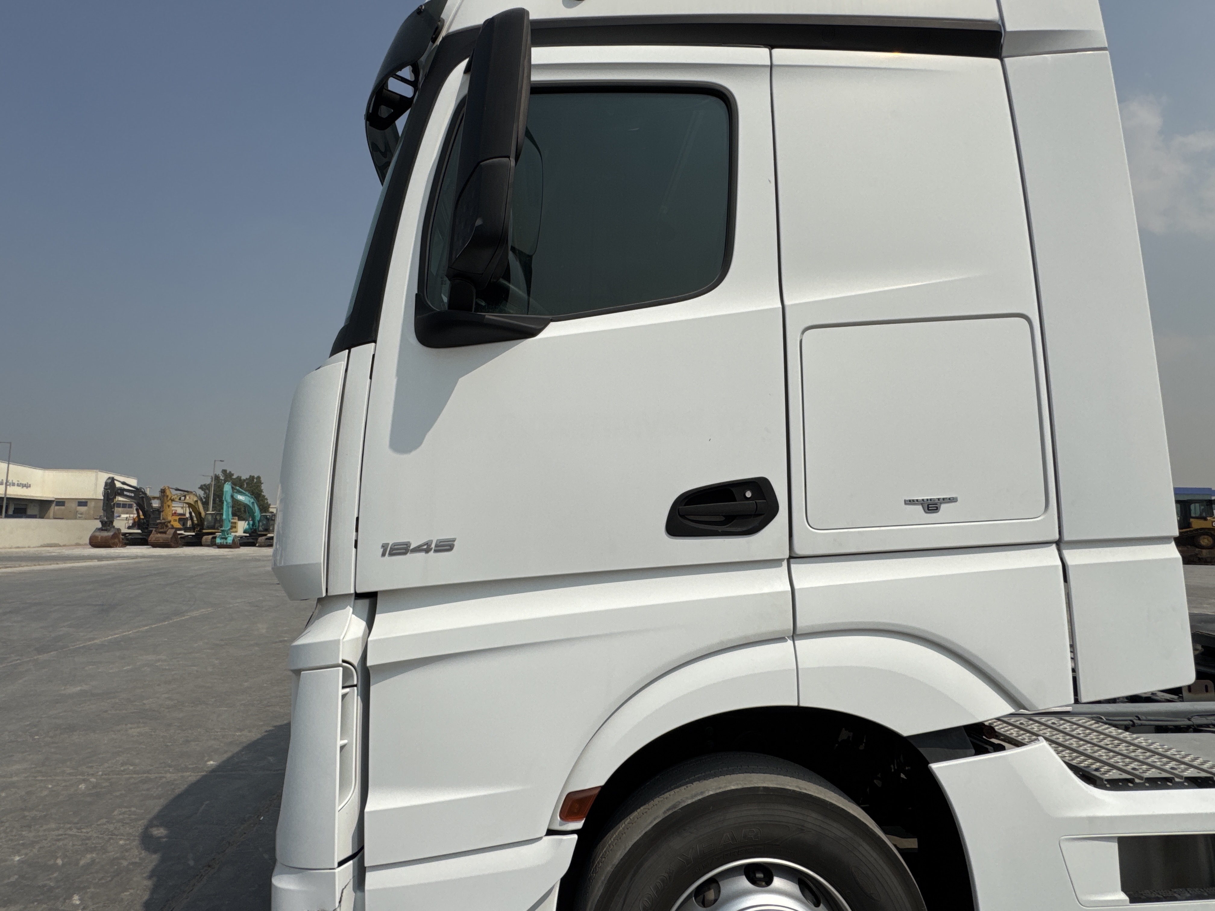 PMT-001-Mercedes-Benz-Actros-1845-Trailer-trucks-inspection-Structure-Doors-2