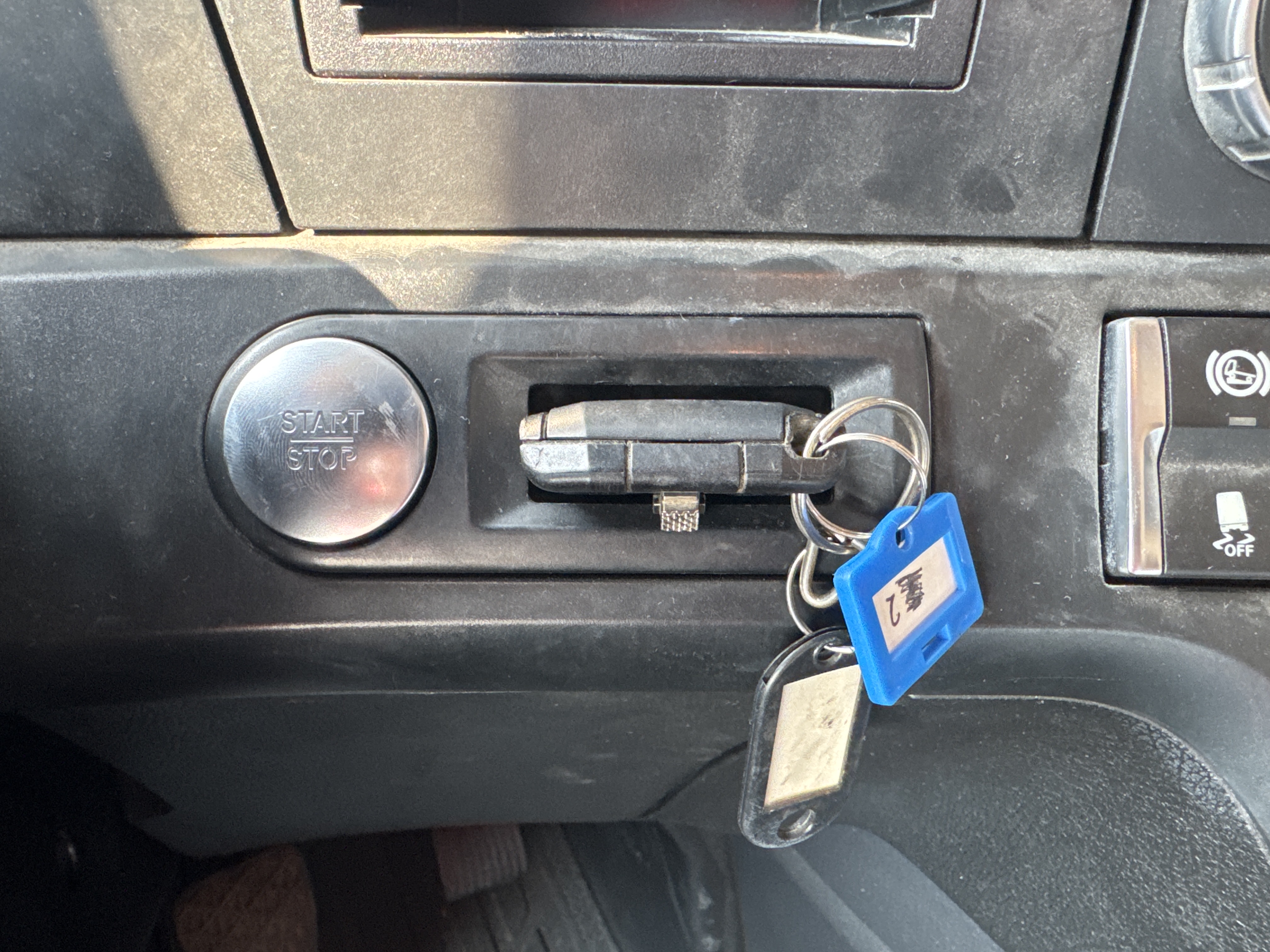 PMT-001-Mercedes-Benz-Actros-1845-Trailer-trucks-inspection-Cabin-Electronic-instrument-board-2