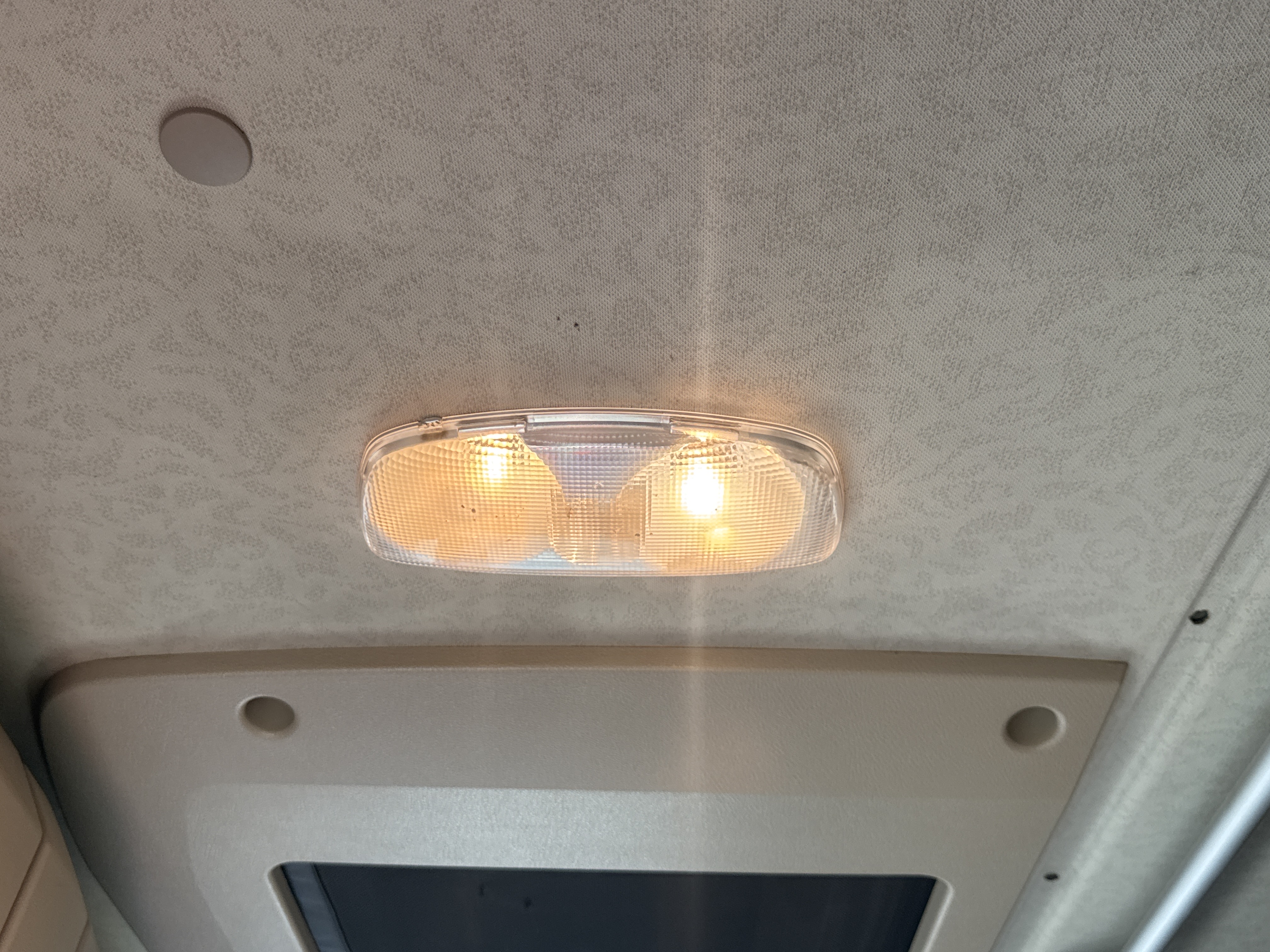PMT-001-Mercedes-Benz-Actros-1845-Trailer-trucks-inspection-Cabin-Cabin-light-2
