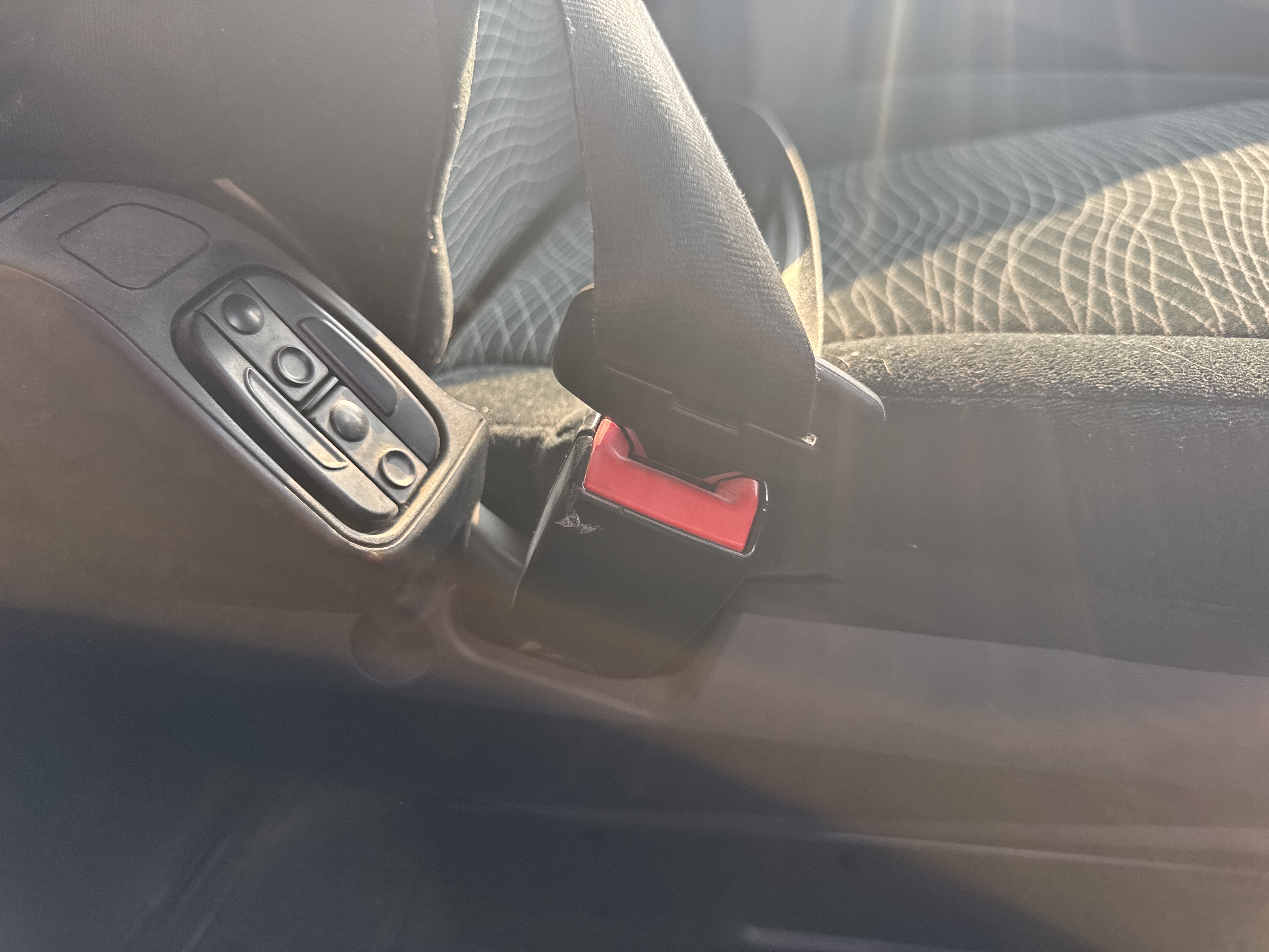 PMT-001-Mercedes-Benz-Actros-1845-Trailer-trucks-inspection-Safety-Seat-belts-2
