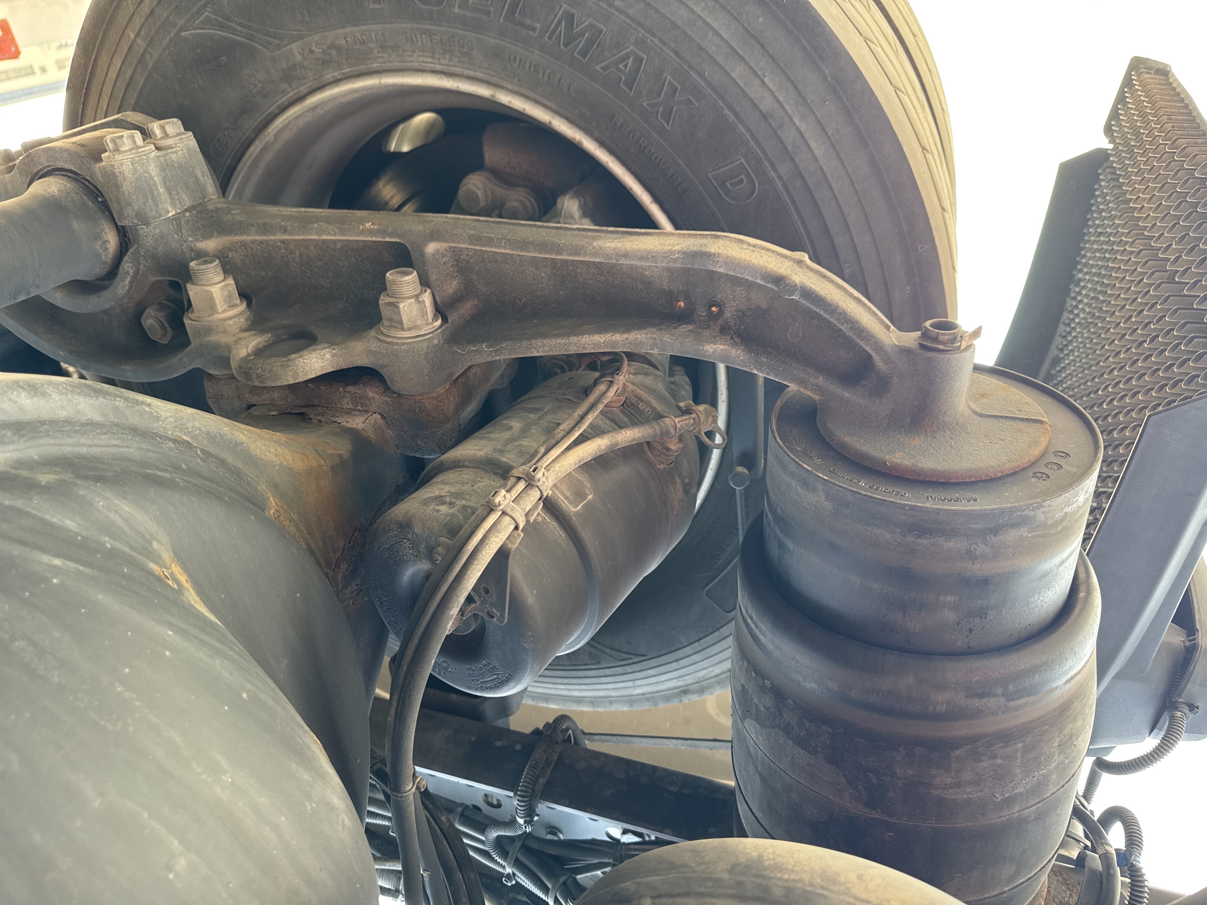 PMT-001-Mercedes-Benz-Actros-1845-Trailer-trucks-inspection-Chassis-Rear-suspension-2