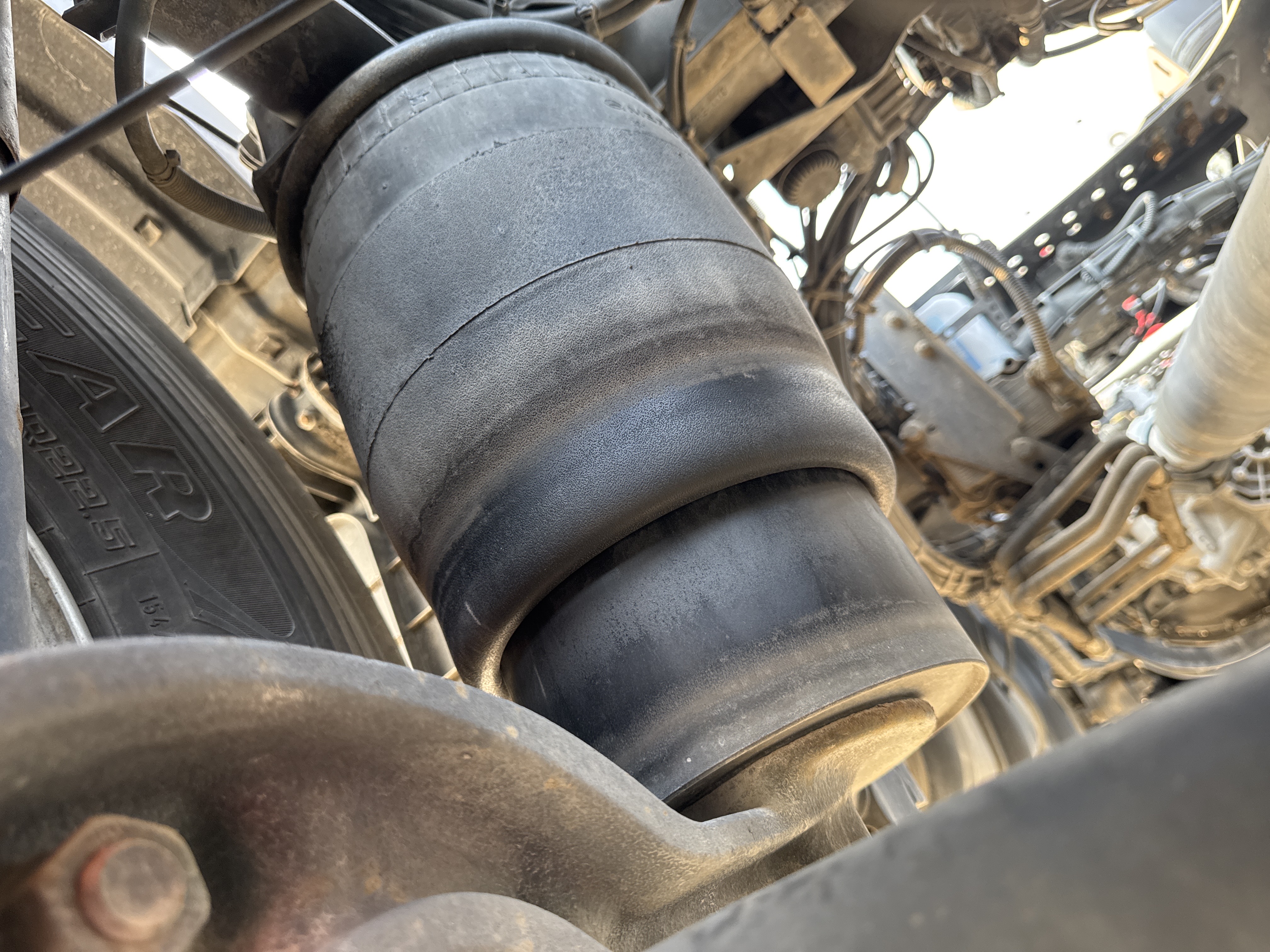 PMT-001-Mercedes-Benz-Actros-1845-Trailer-trucks-inspection-Chassis-Rear-suspension-2