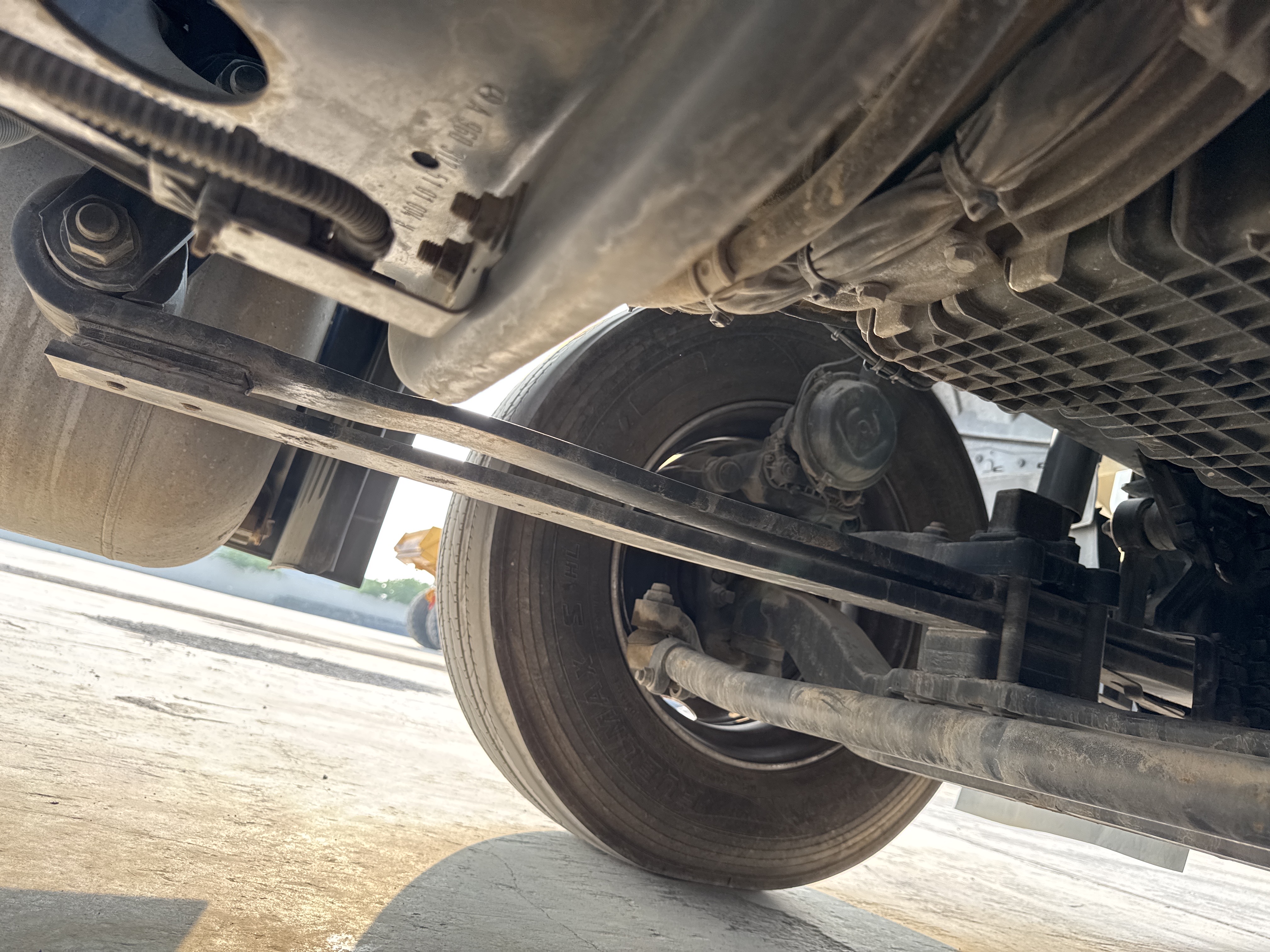 PMT-001-Mercedes-Benz-Actros-1845-Trailer-trucks-inspection-Chassis-Front-suspension-2