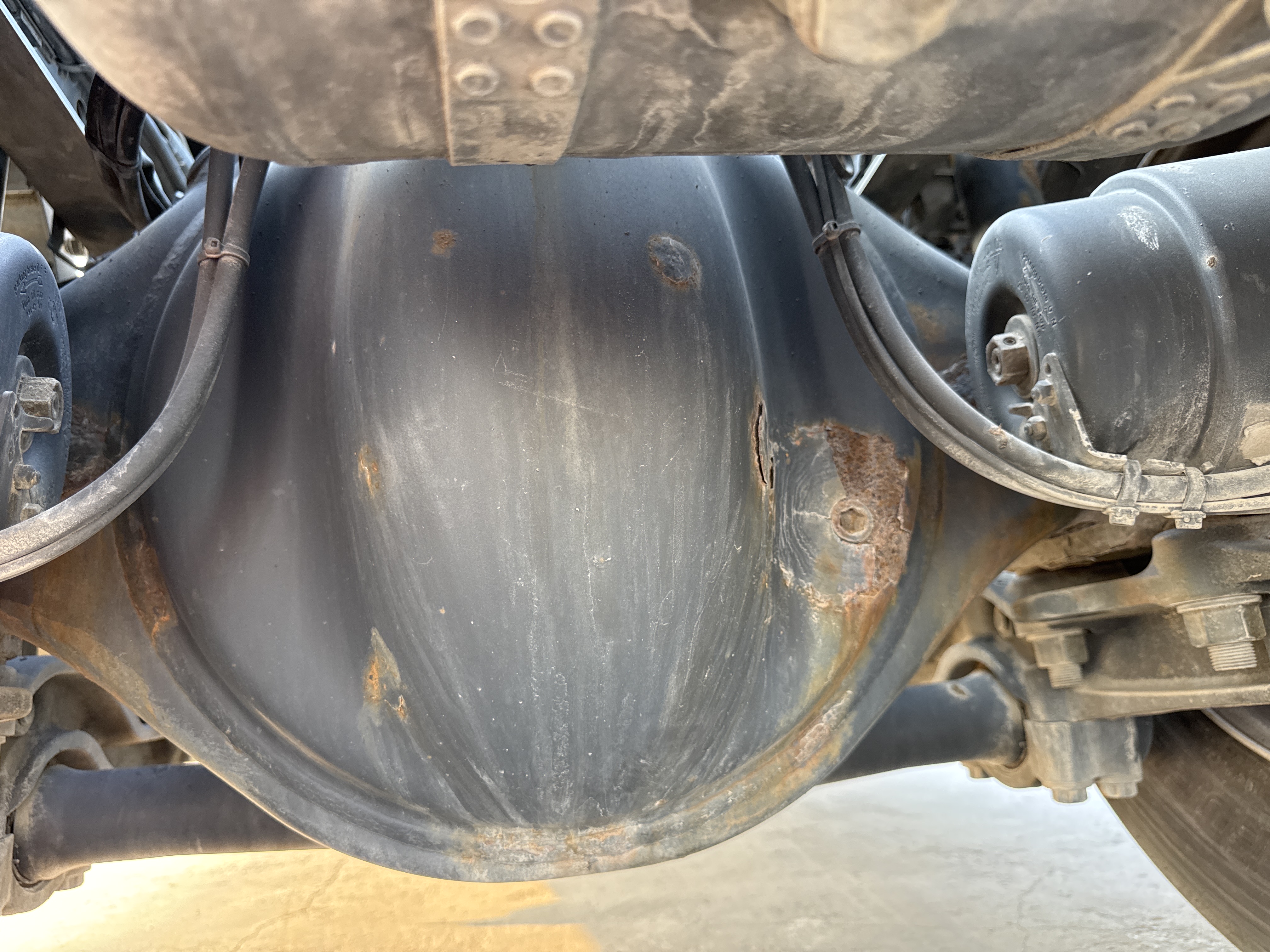 PMT-001-Mercedes-Benz-Actros-1845-Trailer-trucks-inspection-Drive-system-Axle-housing-2
