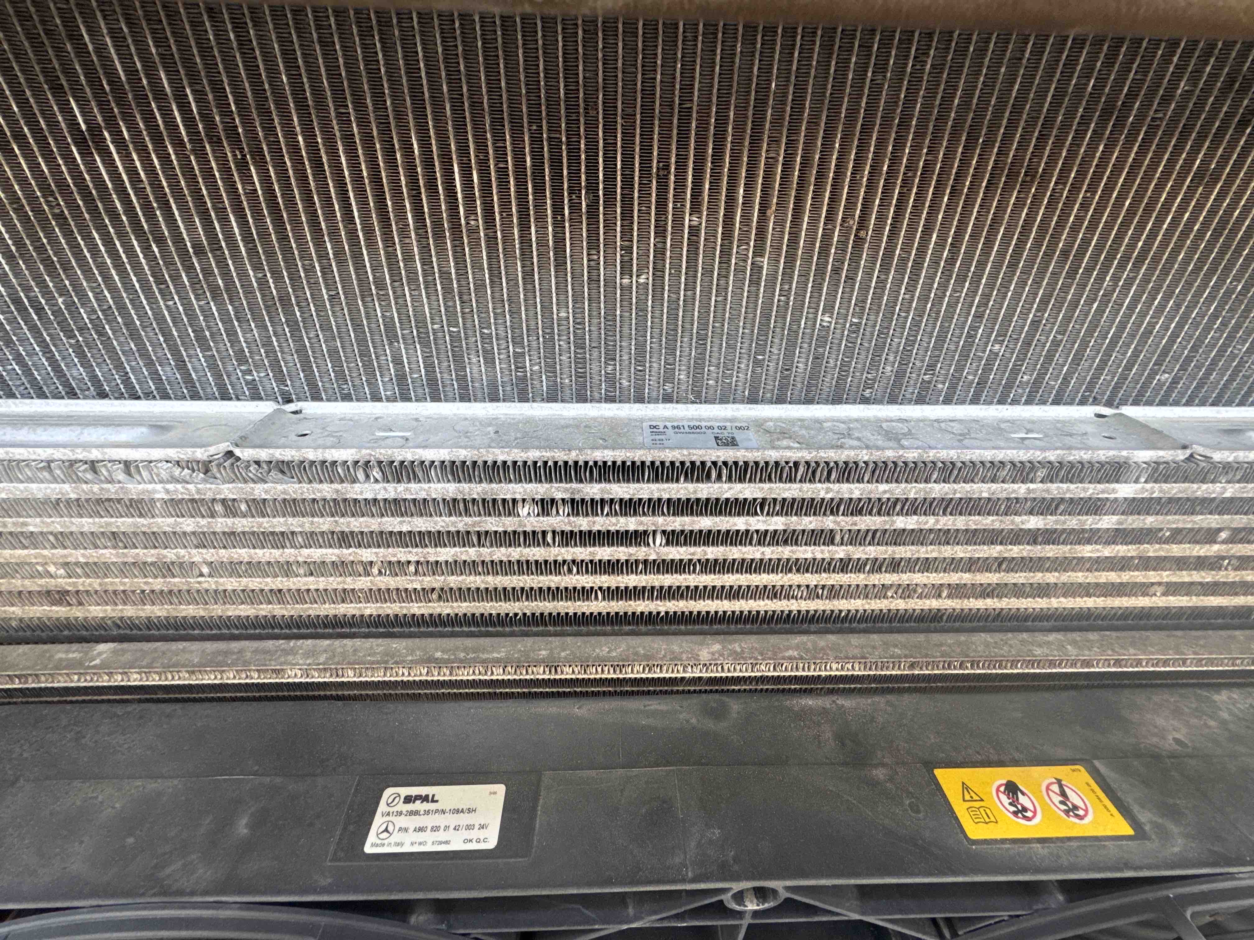 PMT-001-Mercedes-Benz-Actros-1845-Trailer-trucks-inspection-Engine-Radiator,-condenser,-intercooler,-hydraulic-cooler-2
